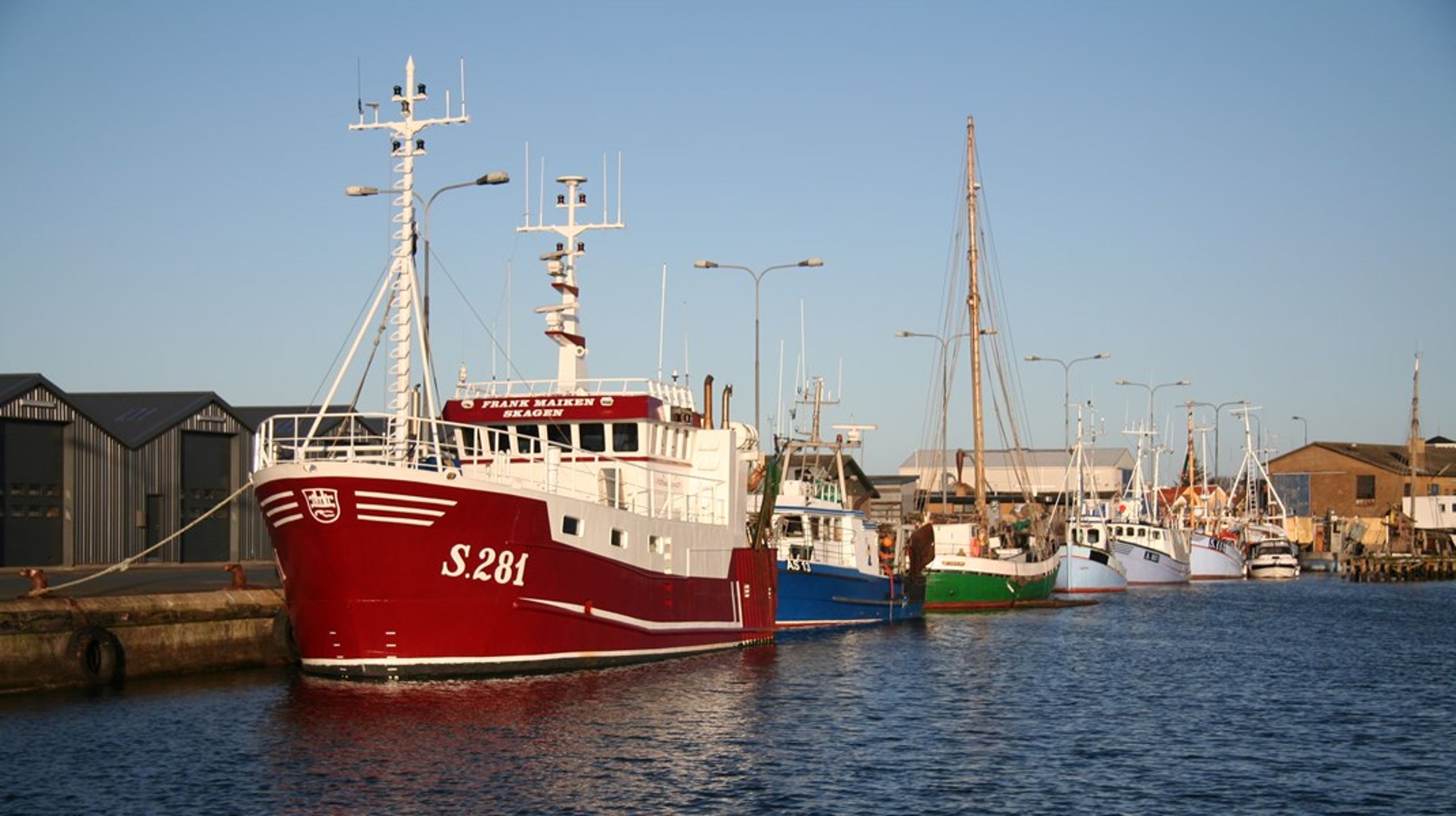 Ny beregning vurderer, at fiskeindustrien og engroshandlen i værste fald kan komme til at koste mellem 148 og 271 fuldtidsansatte deres job som følge af reduktioner i danske fiskeres fangster efter Brexit.&nbsp;