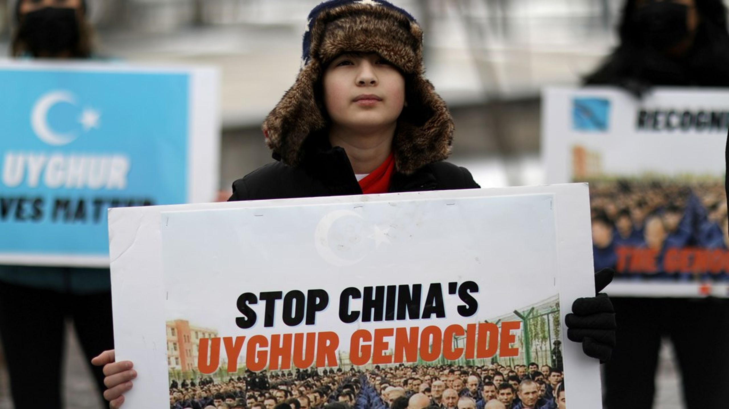 De kinesiske myndigheder må straks indstille forfølgelsen af det muslimske mindretral uighurerne i Xinjiang-provinsen. Samtidig må de give FN adgang til de såkaldte genopdragelseslejre, skriver Stinne Bech.&nbsp;