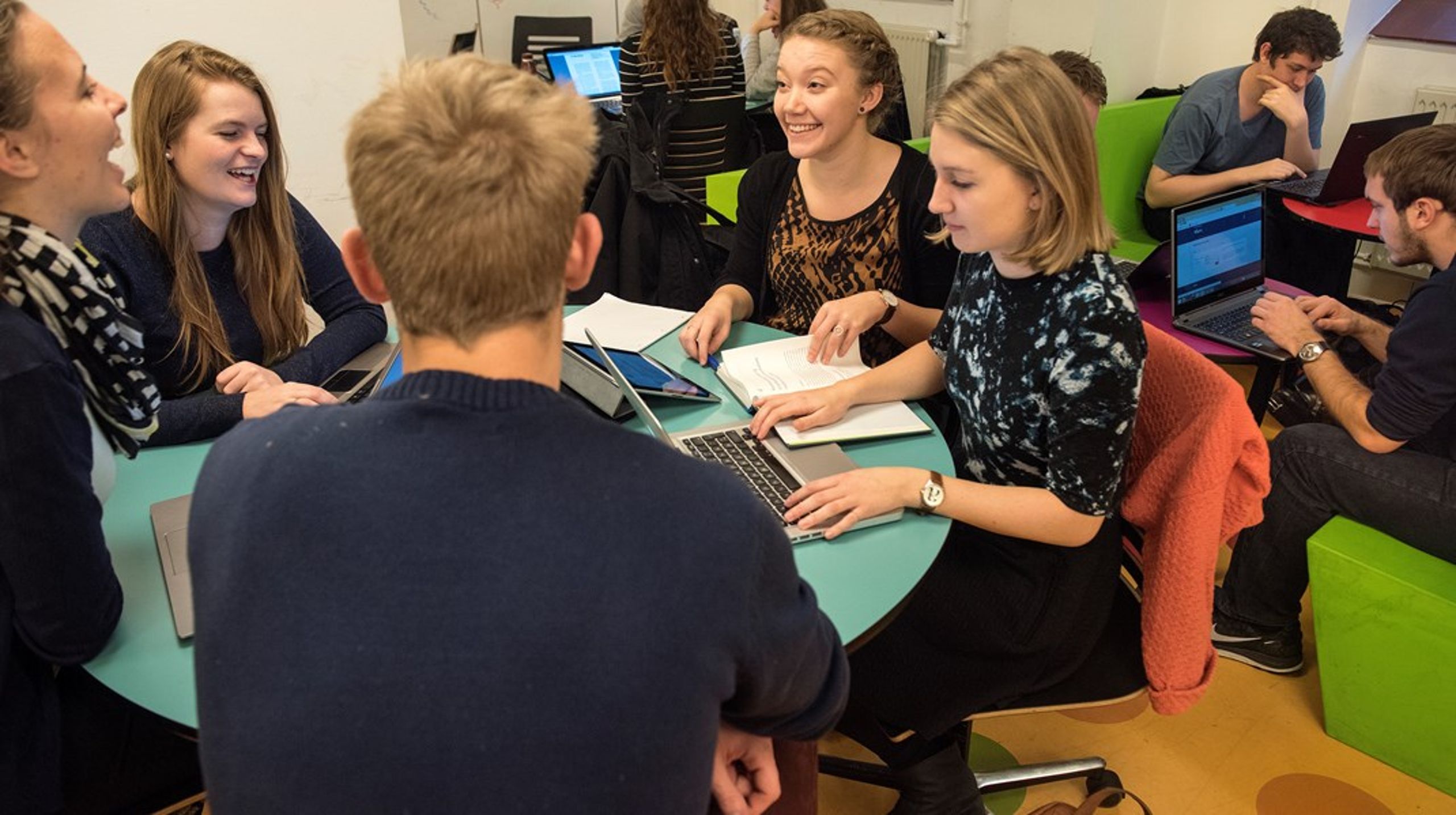 I Hillerød kan der blive skabt et tæt samarbejde mellem kommuner og uddannelser og et fagligt bæredygtigt studiemiljø på en ny læreruddannelse, skriver otte nordsjællandske borgmestre.