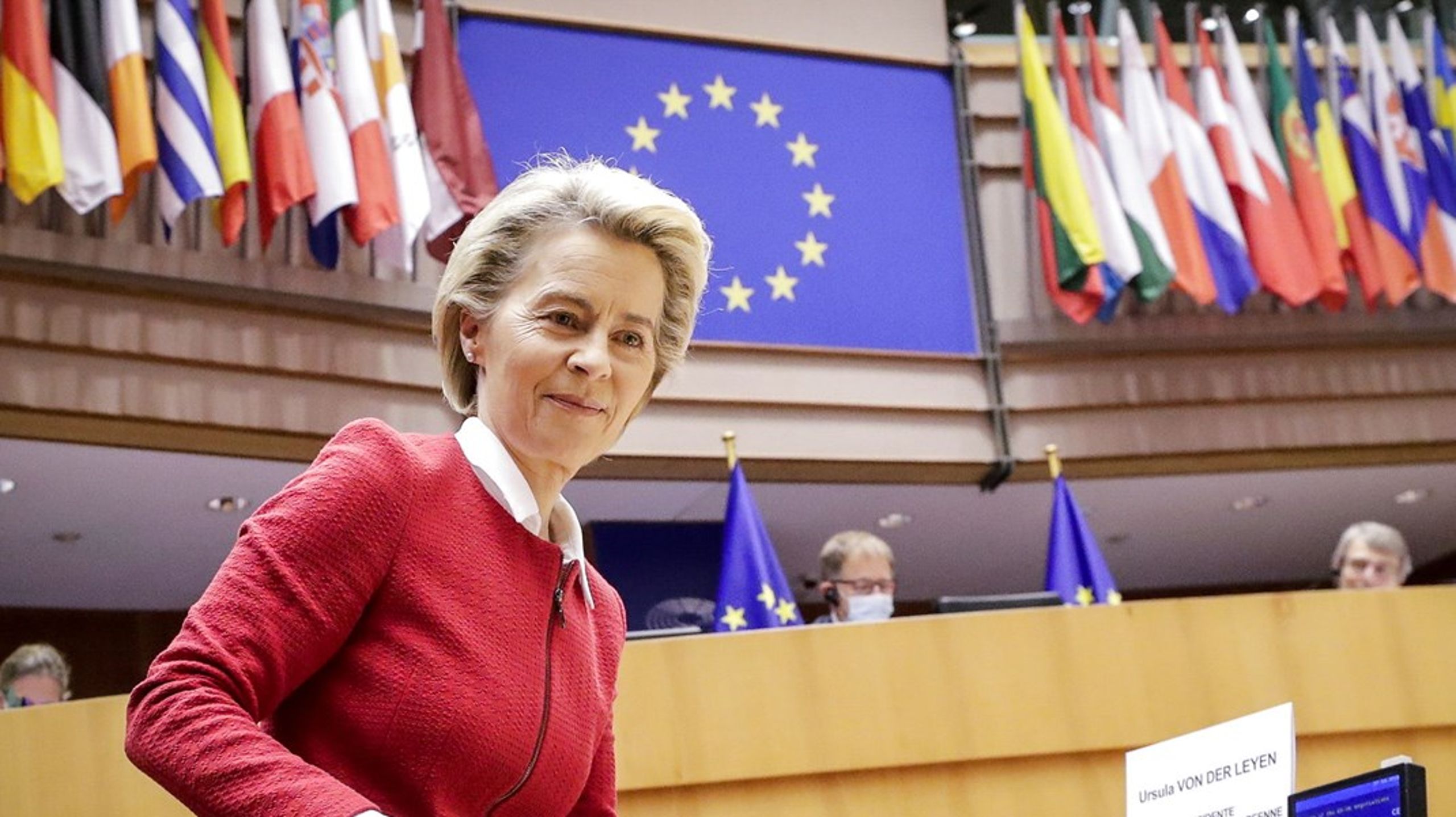 Kommissionsformand Ursula von der Leyen lover, at der bliver holdt et vågent øje med, om briterne lever op til den aftale, de har indgået med EU.