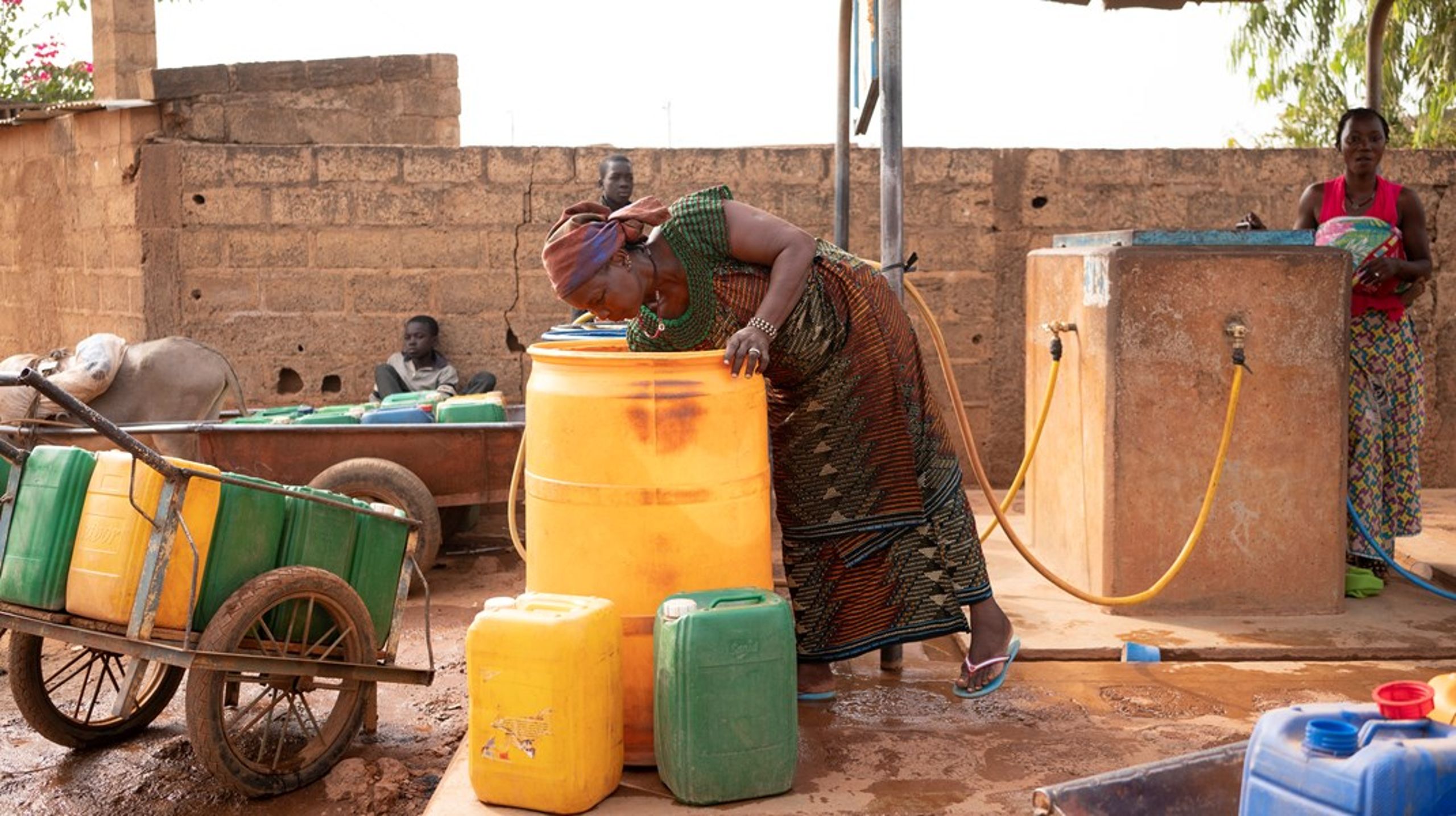 Danmark er blandt de ti største bilaterale donerer til Mali, Niger og Burkina Faso. Støtten&nbsp;går blandt andet til vandforsyninger og sanitet, skriver Jeppe Kofod og Flemming Møller Mortensen.