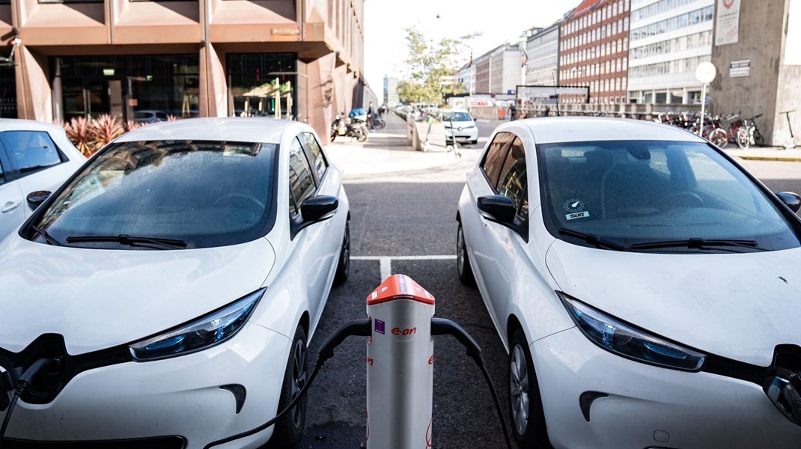 Fra 2019 til 2020 er antallet af el- og plug-in hybridbiler i København næsten fordoblet, skriver kommunen i del 1 af handlingsplanen for ladeinfrastruktur.<br>