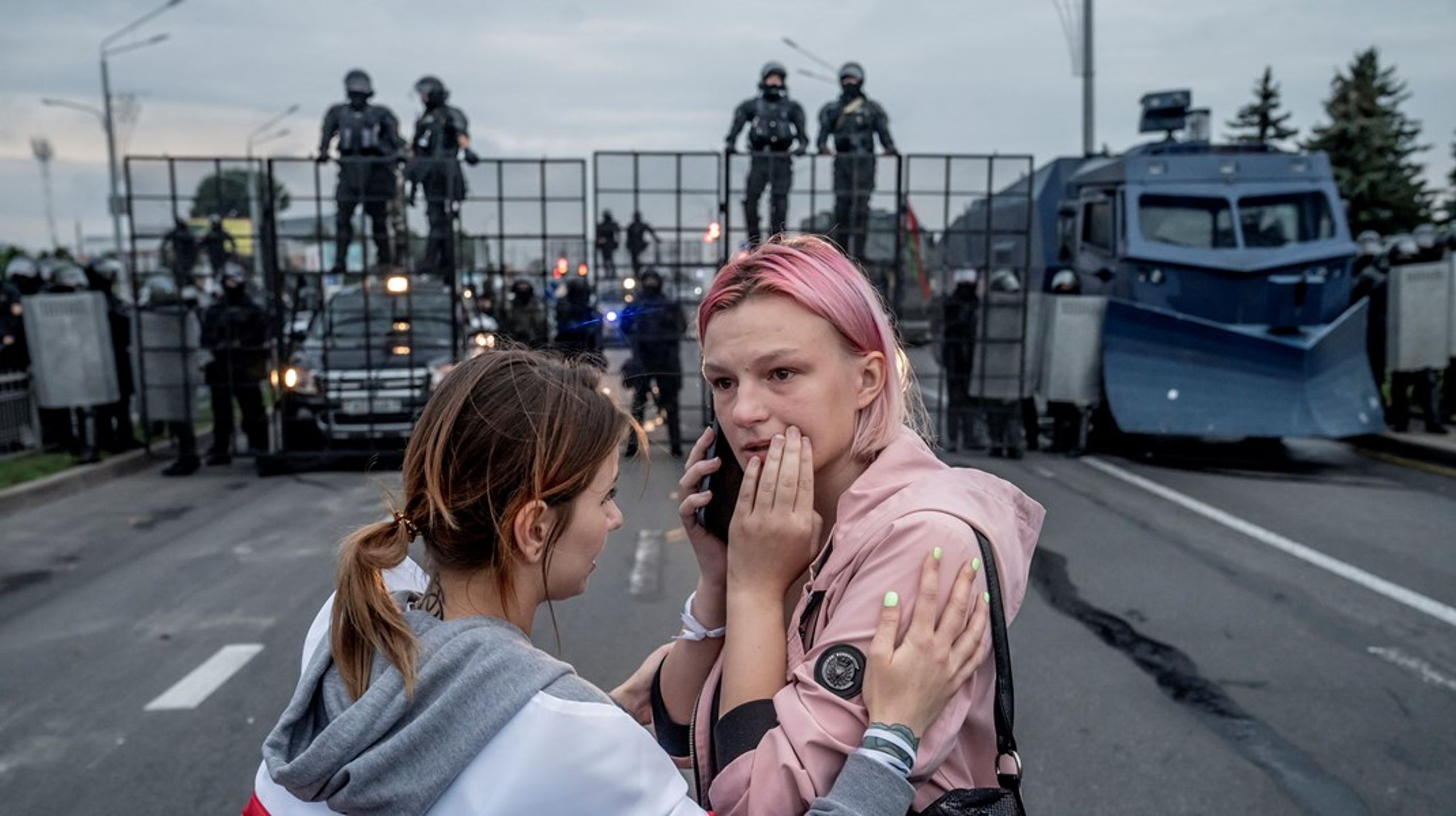 "Lige nu er frontlinjen i Hviderusland, men hvis vi lader den passere, så vil autoritære kræfter få endnu større styrke," skriver David Trads.