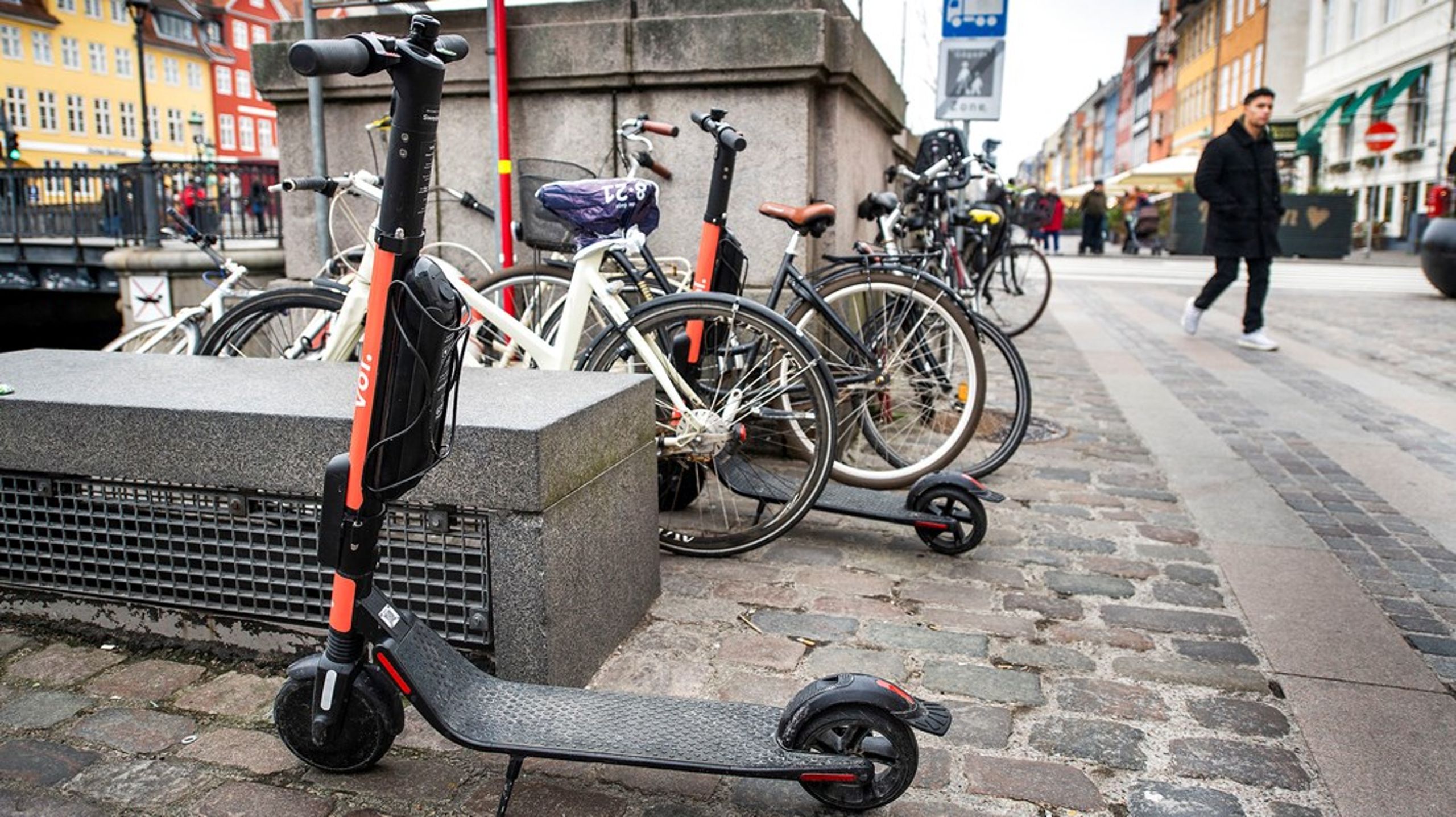 Flere partnerskaber til elcykler og -løbehjul er nødvendige for at styrke mikromobiliteten i byerne, skriver IT-Branchen og Dansk Erhverv.
