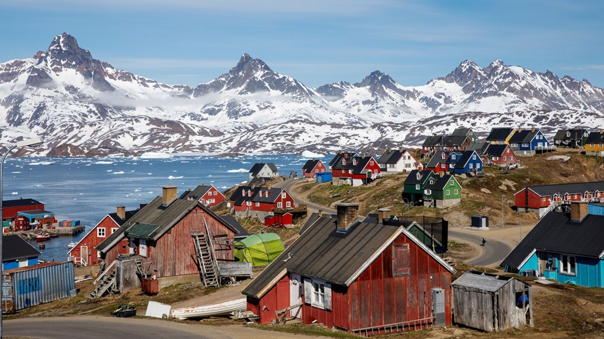 "Når man kradser lidt i overfladen, er det tydeligt, at den barske modernisering af Grønland&nbsp;i 1950’erne var motiveret af danske egeninteresser," skriver Anne Kirstine Hermann.