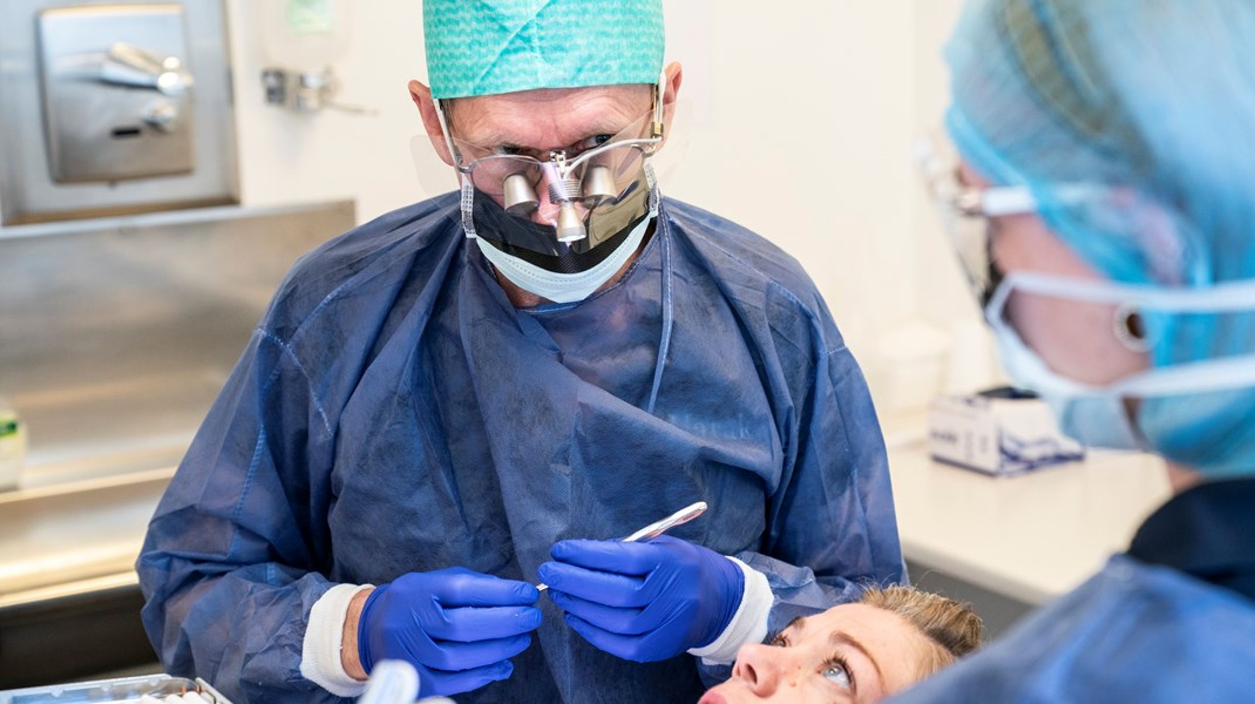 Tandlægeuddannelsen bør tilrettelægges efter europæisk model, skriver fire tandlæger.&nbsp;