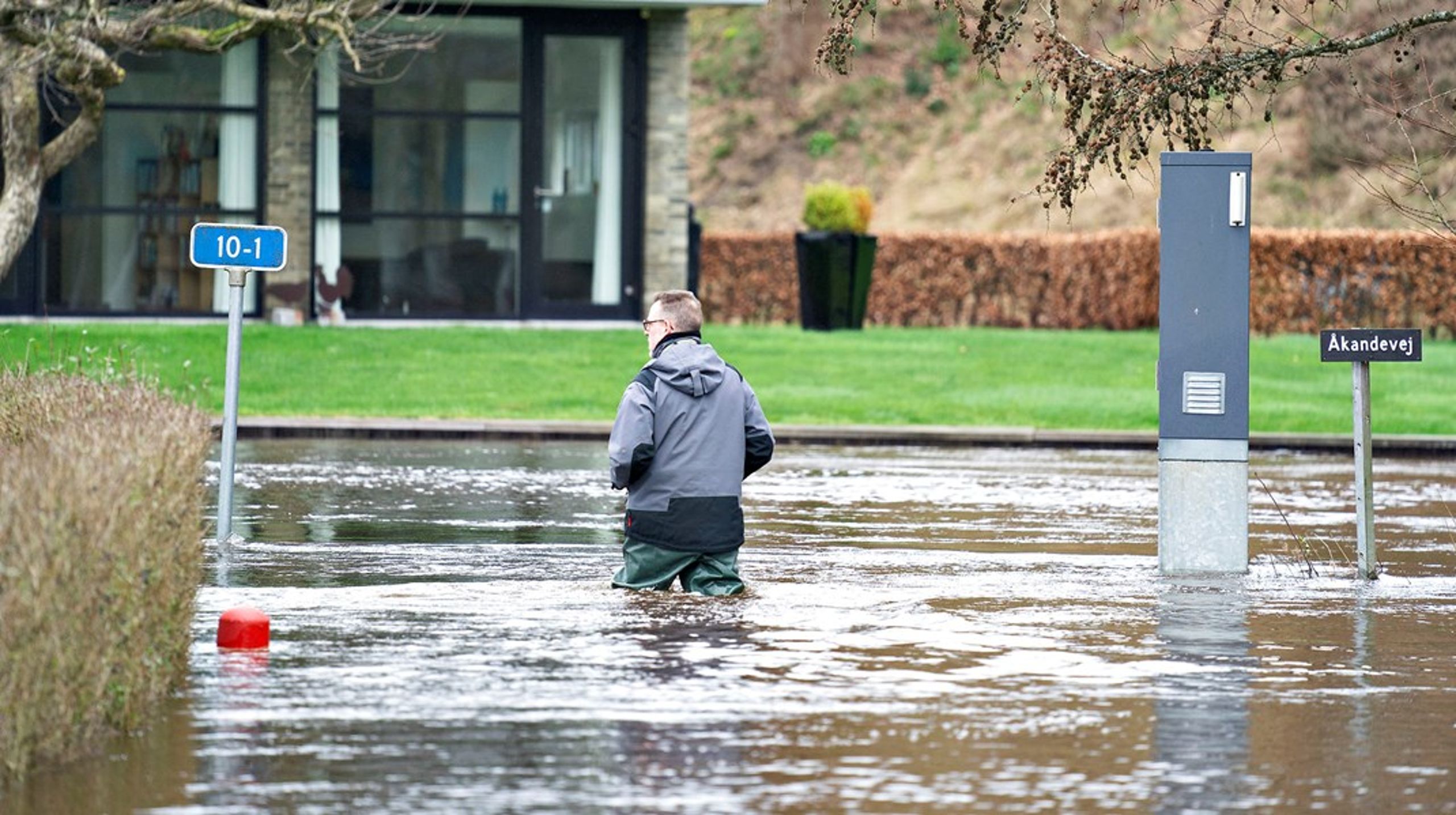 En national klimatilpasningsplan skal komme det stigende antal oversvømmelser og store nedbørsmængder til livs. Blandt andet situationer som denne fra Holstebro i februar 2020, hvor Storåen gik over sine bredder.