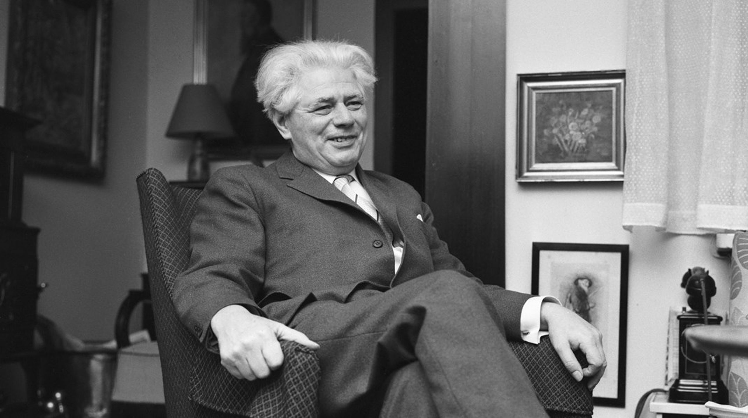 Danmarks første kulturminister Julius Bomholt var socialdemokrat og gennemførte en kulturoffensiv, der bl.a. indførte folkebibliotekerne, skriver Niels Frid-Nielsen (Arkivfoto).