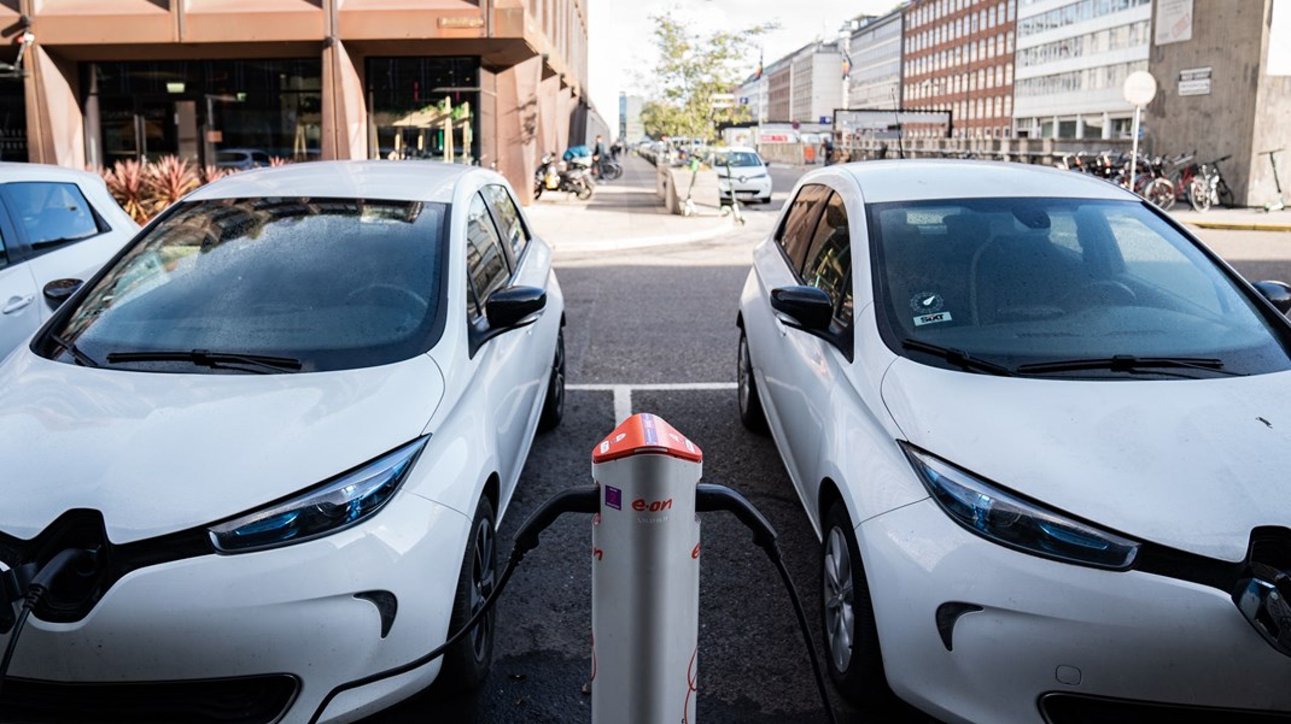 4.100 parkeringspladser i København skal øremærkes til elbiler.&nbsp;