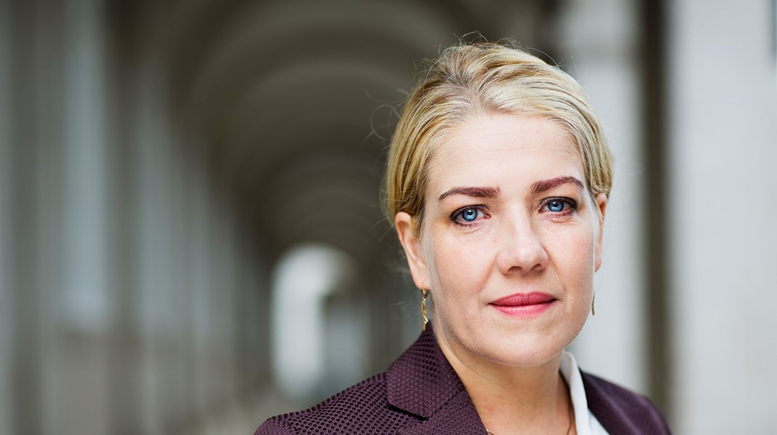 Camilla Gregersen, formand for DM, kan ikke genkende, at der i de danske videnskabelige miljøer et problem med sammenblanding af forskning og politik