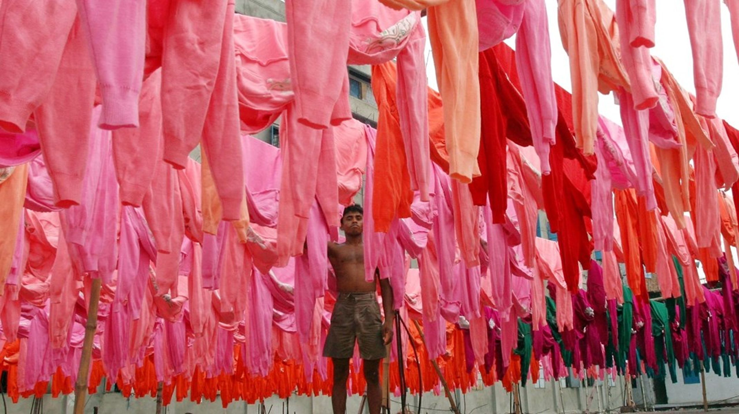 Det er især tekstiler og beklædningsgenstande, som GSP-landene eksporterer til EU. På billedet ses en tekstilfabrik i Dhaka, Bangladesh.