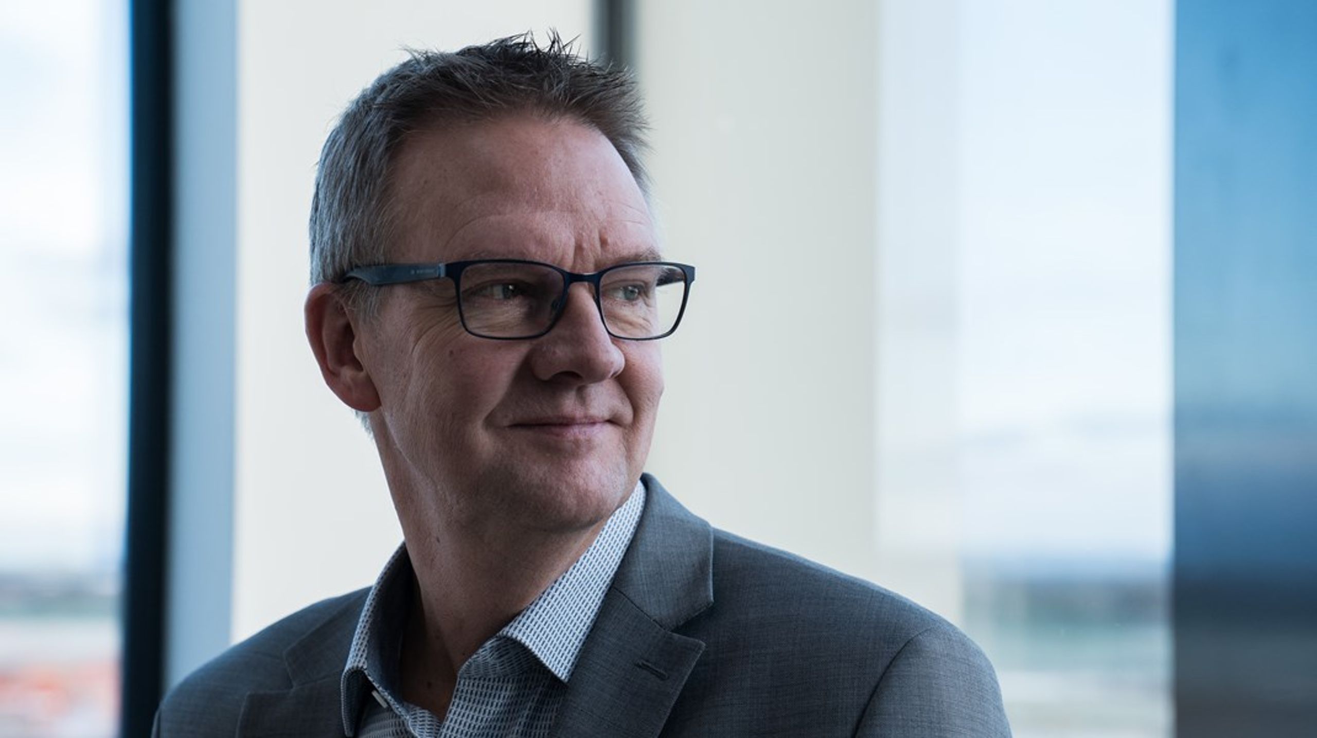 "Jeg kan sagtens være nervøs for, at økonomien kommer under gevaldigt pres i de kommende år," siger Karsten Søndergaard (V).