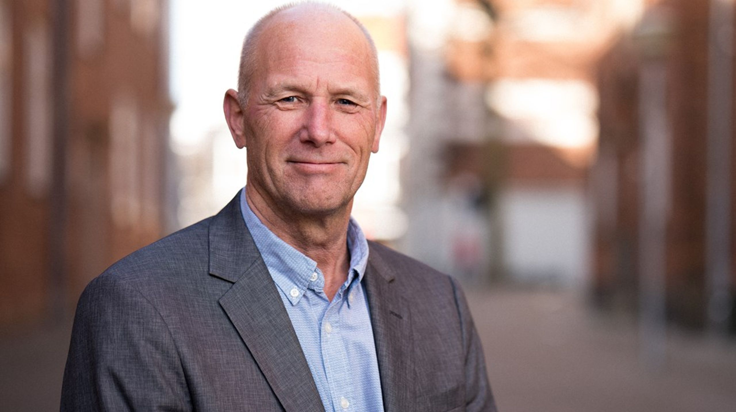 66-årige Peder Bisgaard blev genvalgt som formand i Dansk Firmaidræt efter kampvalg lørdag.