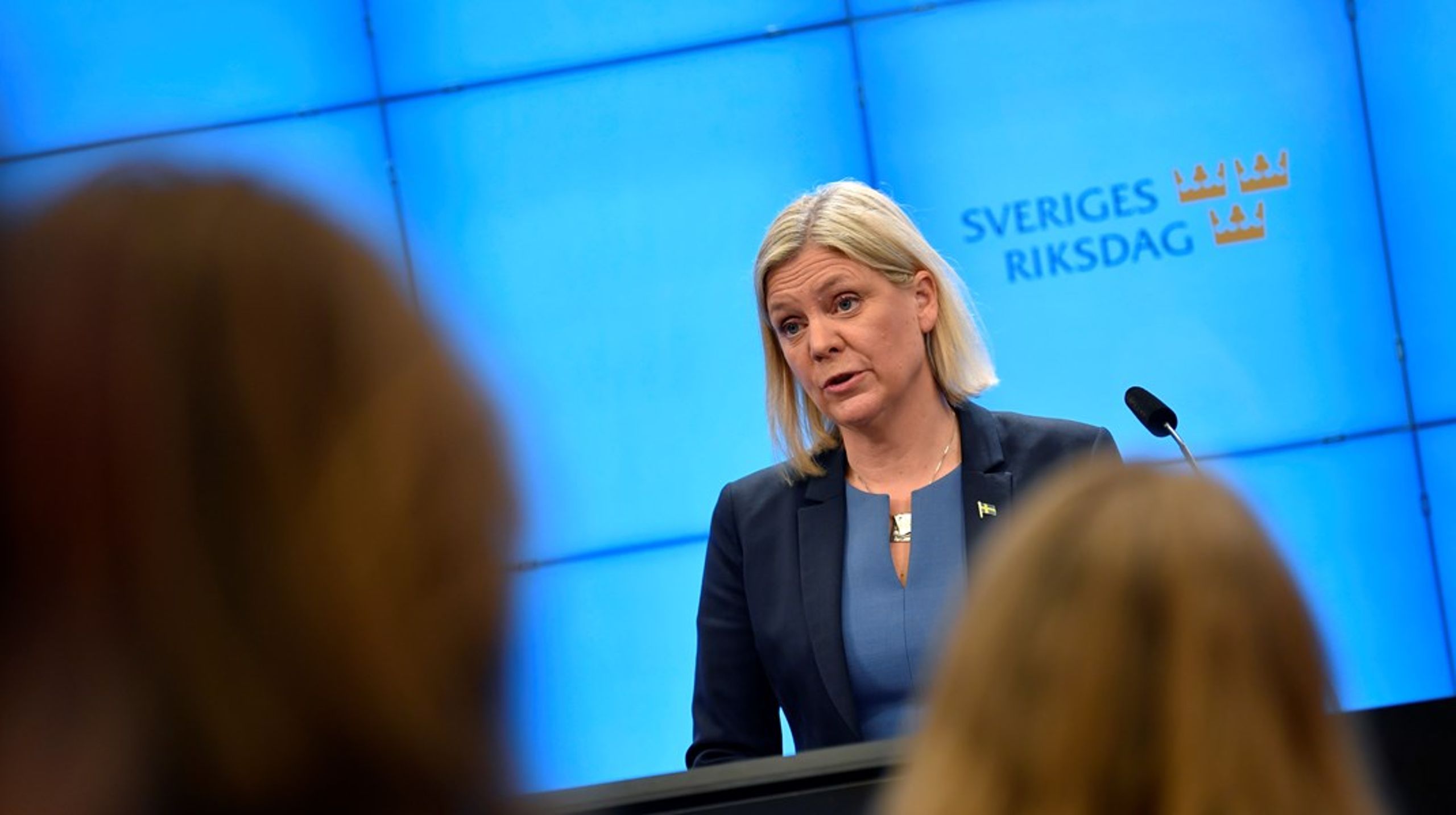 Magdalena Andersson (S) på pressemødet, hvor Miljøpartiet trådte ud af regeringen.