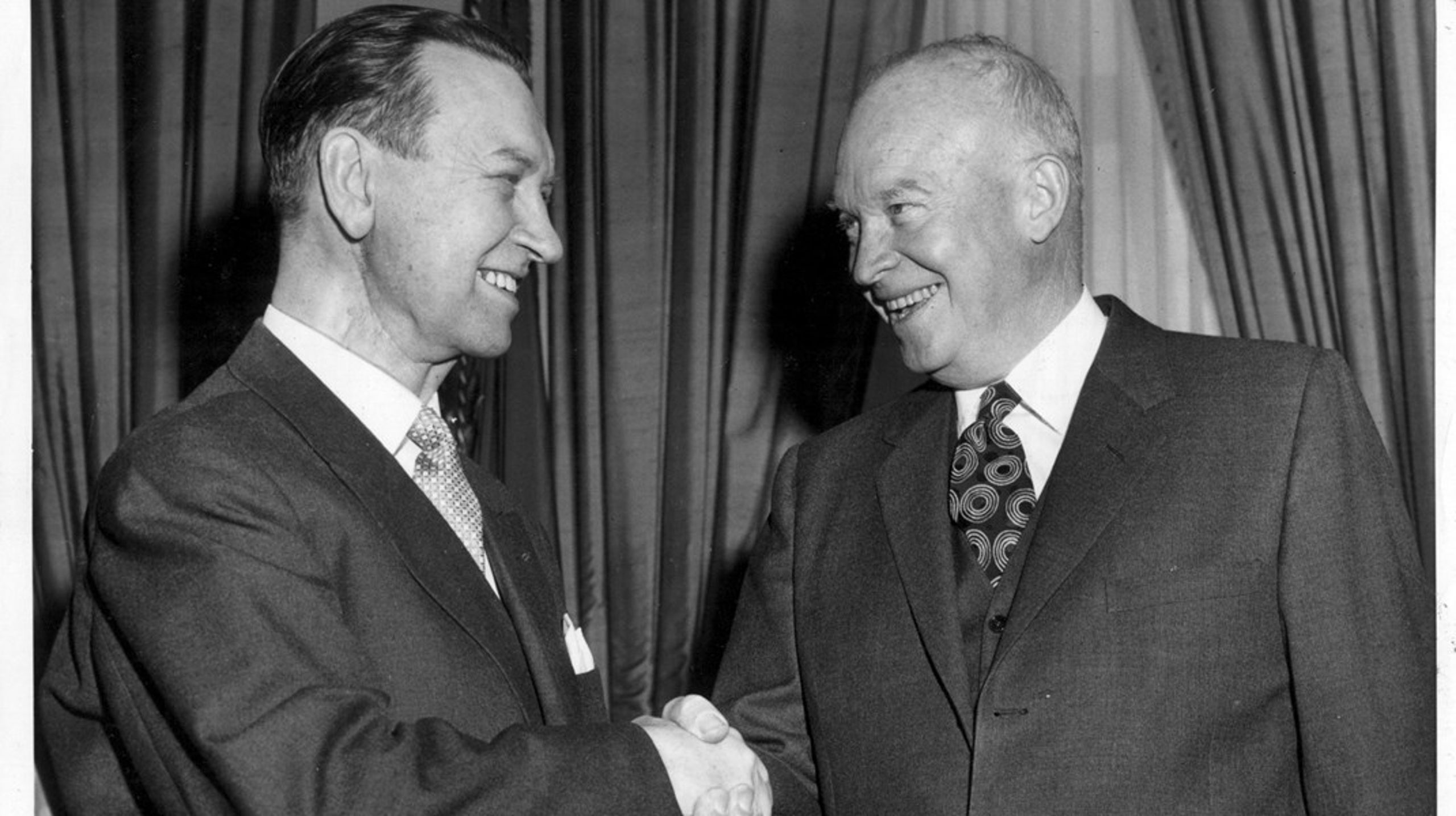 H.C. Hansen (tv) møder den daværende amerikanske præsident Eisenhower.