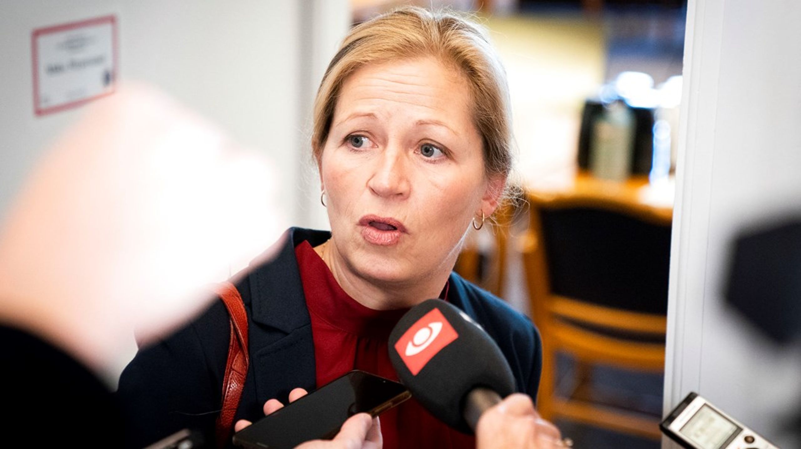 Marie Krarup vil ikke støtte Morten Messerschmidts kandidatur til formandsposten i DF. I stedet peger hun på Martin Henriksen.