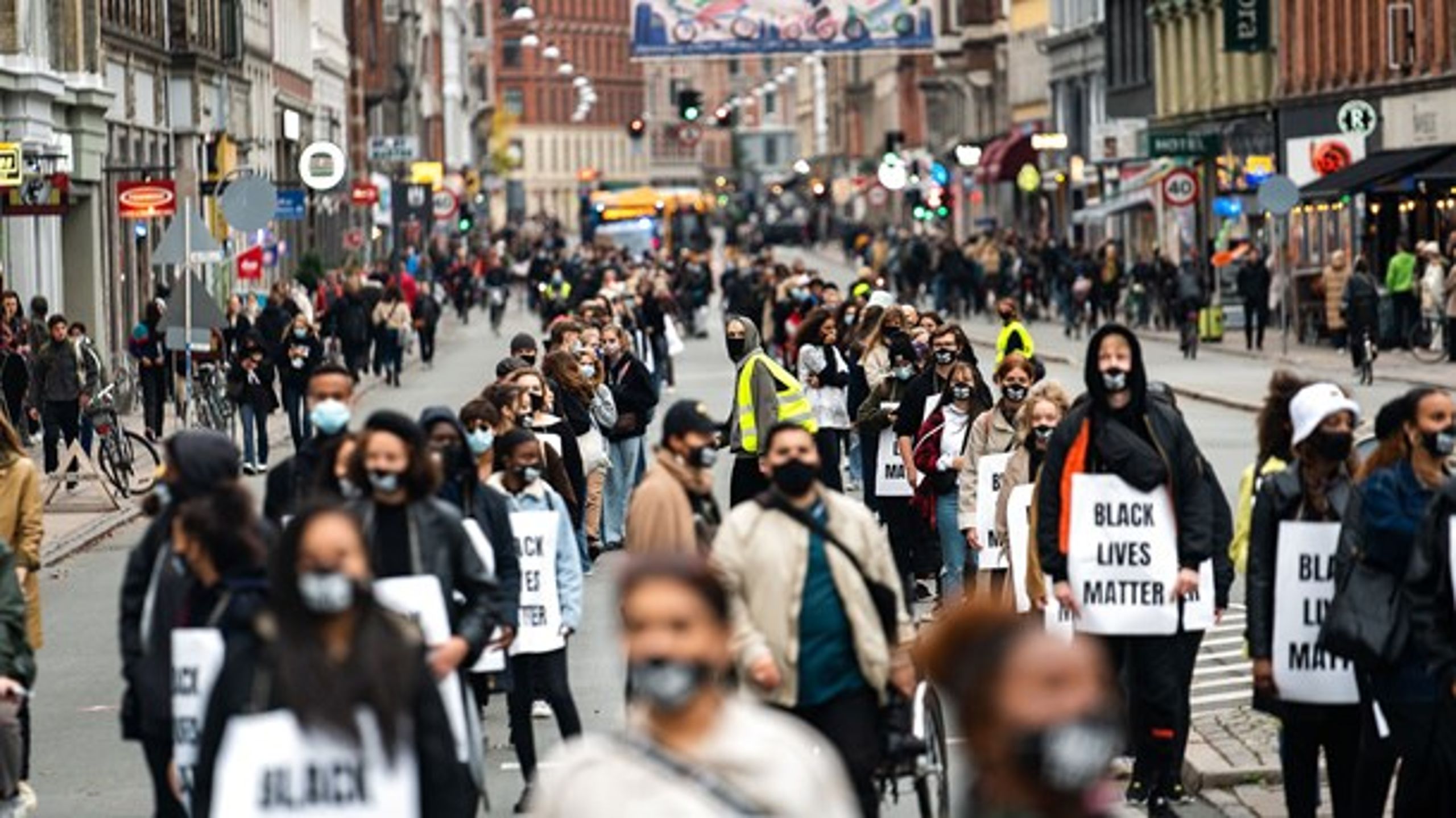 Black Lives Matter-bevægelsen har været med til at skabe momentum for, at civilsamfundet har kunnet øve indflydelse i forhold til at bekæmpe racisme.&nbsp;Her ses bevægelsen under en demonstration i København i oktober 2020.&nbsp;