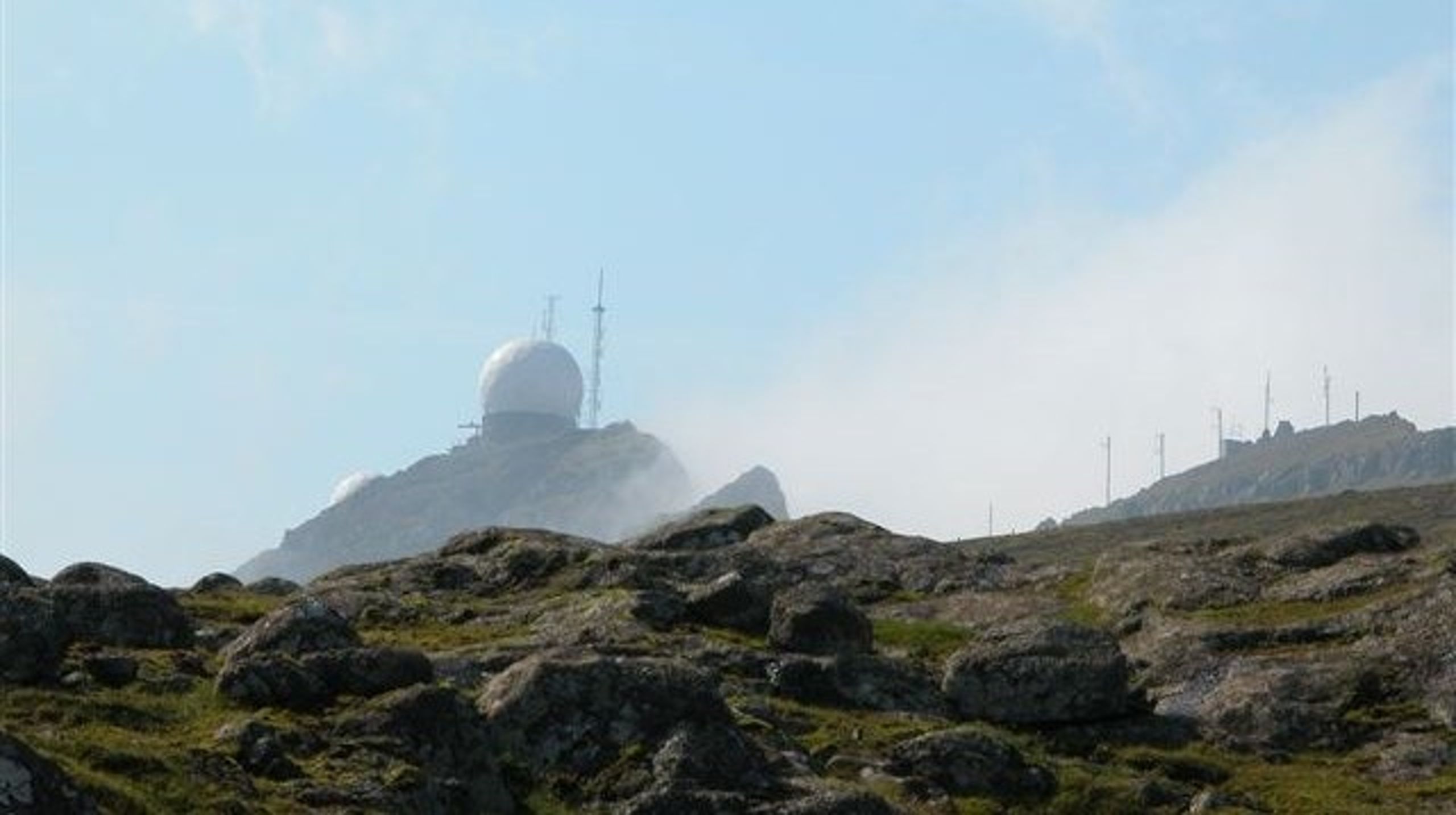 Den nye radar skal efter planen opstilles på fjeldet Sornfjelli ved siden af to nu nedlagte radarer.