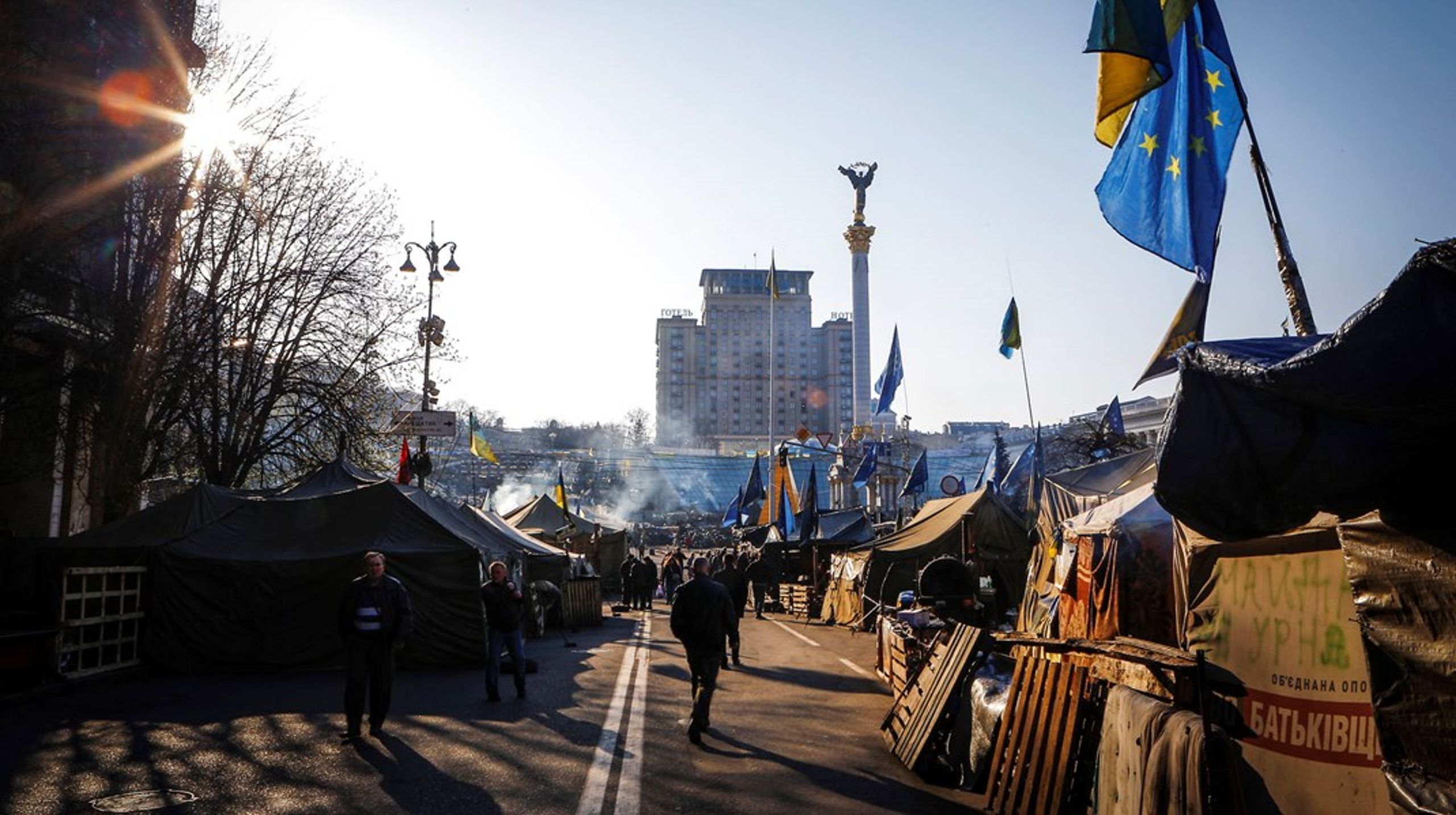 Euromaidan: I vinteren 2013-2014 flyttede tusinder af ukrainere ind på Kijevs centrale Uafhængighedsplads for at demonstrere for Ukraines fremtid i Europa. Kort efter annekterede Rusland Krim-halvøen.