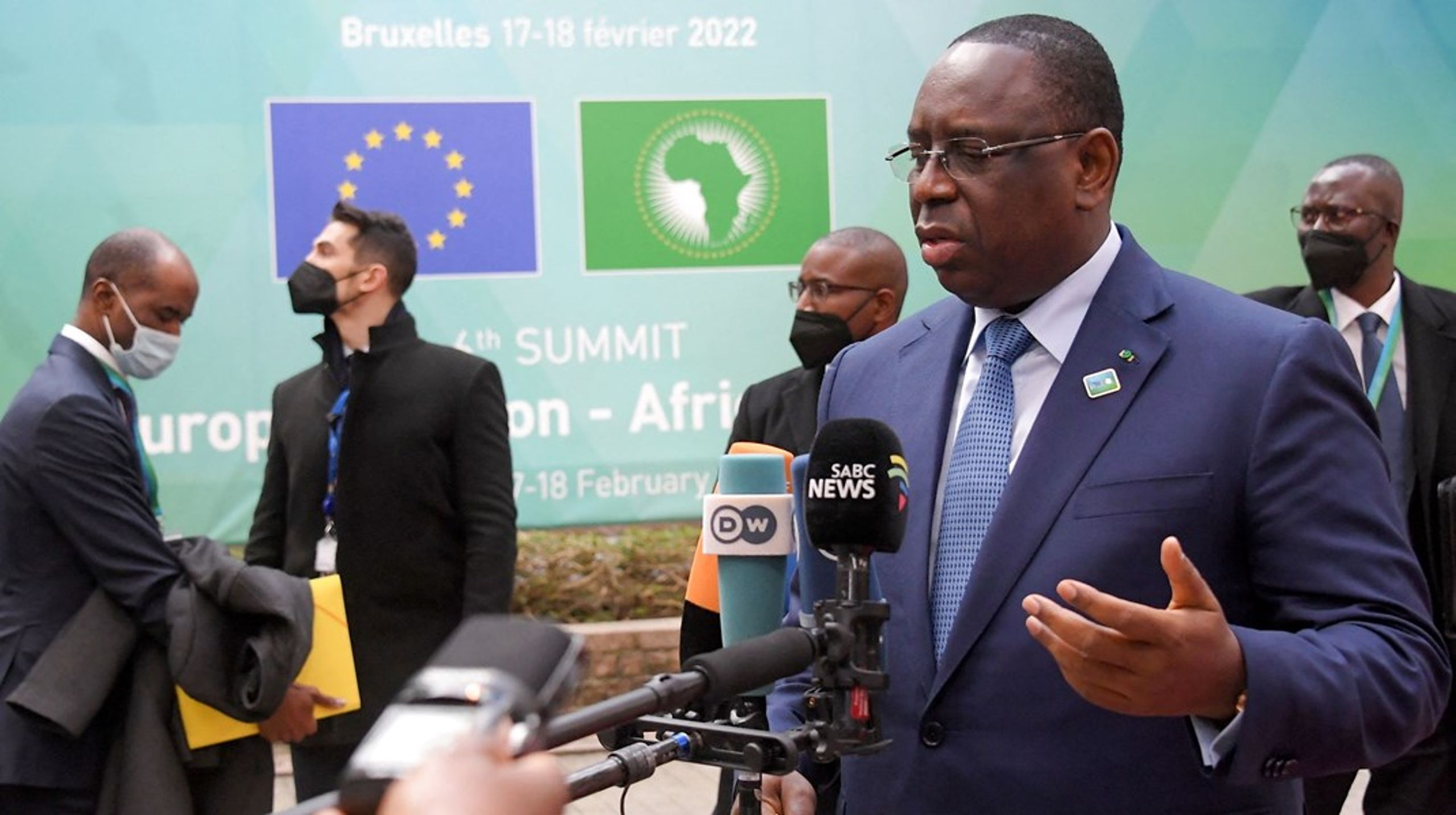 Formanden for Den Afrikanske Union (AU), Senegals præsident Macky Sall, efterlyser en anden slags støtte end donationer.
