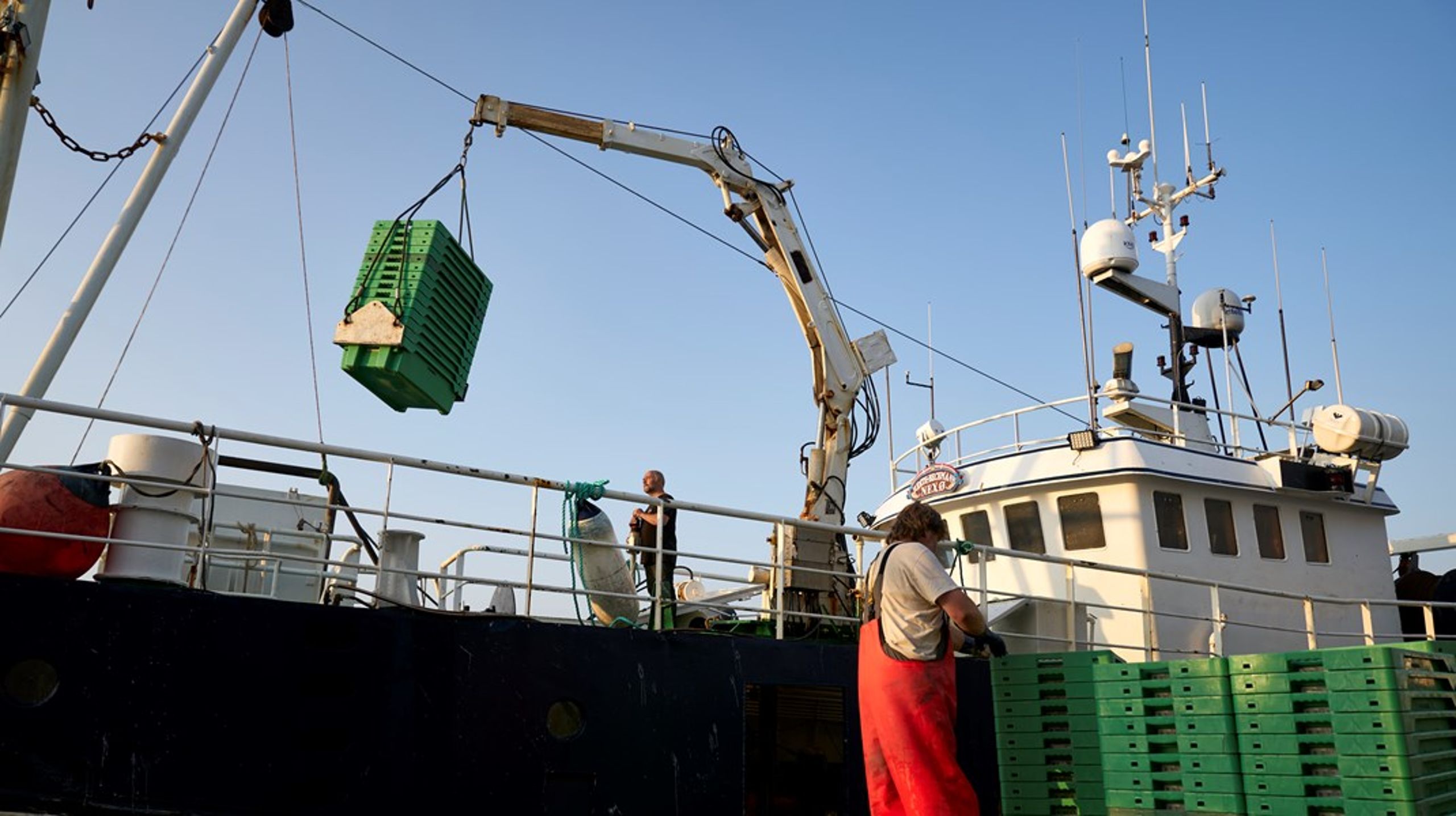 Hvis fiskerne forsvinder, så forsvinder en stor del af havnemiljøet i de kystnære byer og en masse arbejdspladser, skriver Søren Gade.