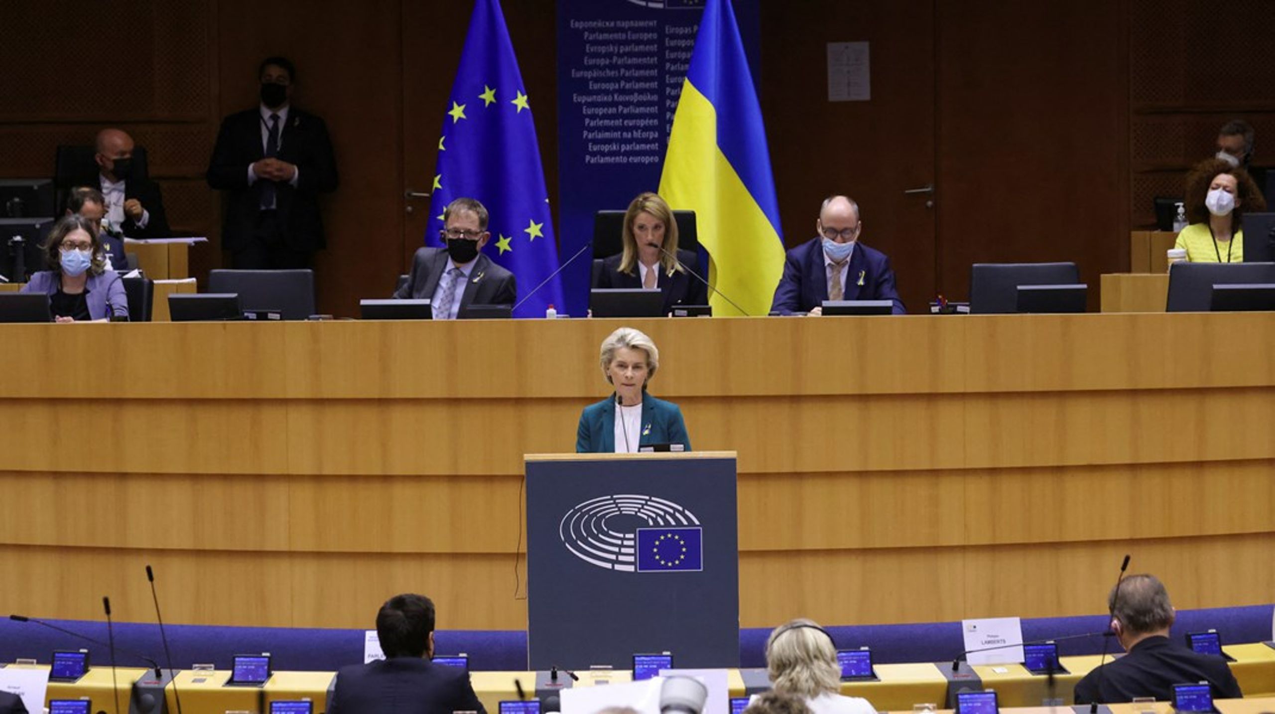 Søndag meldte kommissionsformand Ursula von
der Leyen første gang, at de to russiske statsmedier vil blive censureret i EU. Tirsdag i Parlamentet gentog hun, at de to medier "ikke længere skal være i stand til at sprede deres løgne".