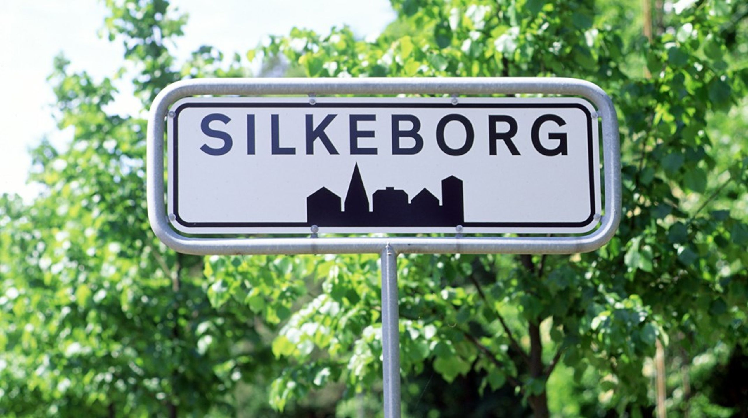 Ifølge mediet Dit Silkeborg har FGU-skolen i Silkeborg har fået et påbud af Arbejdstilsynet på grund af problemer med krænkende adfærd. I mediets dækning henviser skolens&nbsp;arbejdsmiljørepræsentant til&nbsp;Janne Mylins opførelse som årsagen.