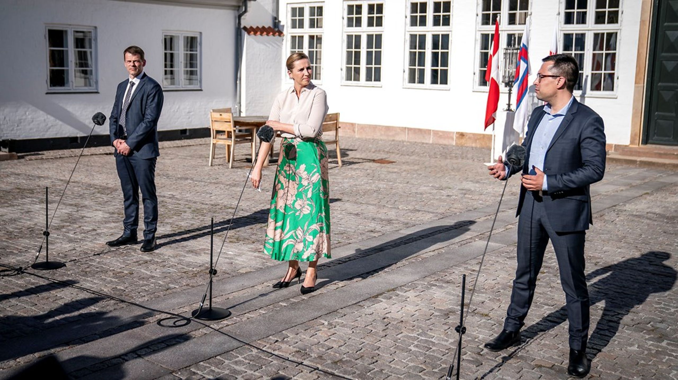 Færøernes lagmand&nbsp;Bárður á Steig Nielsen (t.v.), Danmarks statsminister Mette Frederiksen (i midten) og Grønlands landsstyreformand Múte B. Egede (t.h.) ved rigsmødet i juni 2021.