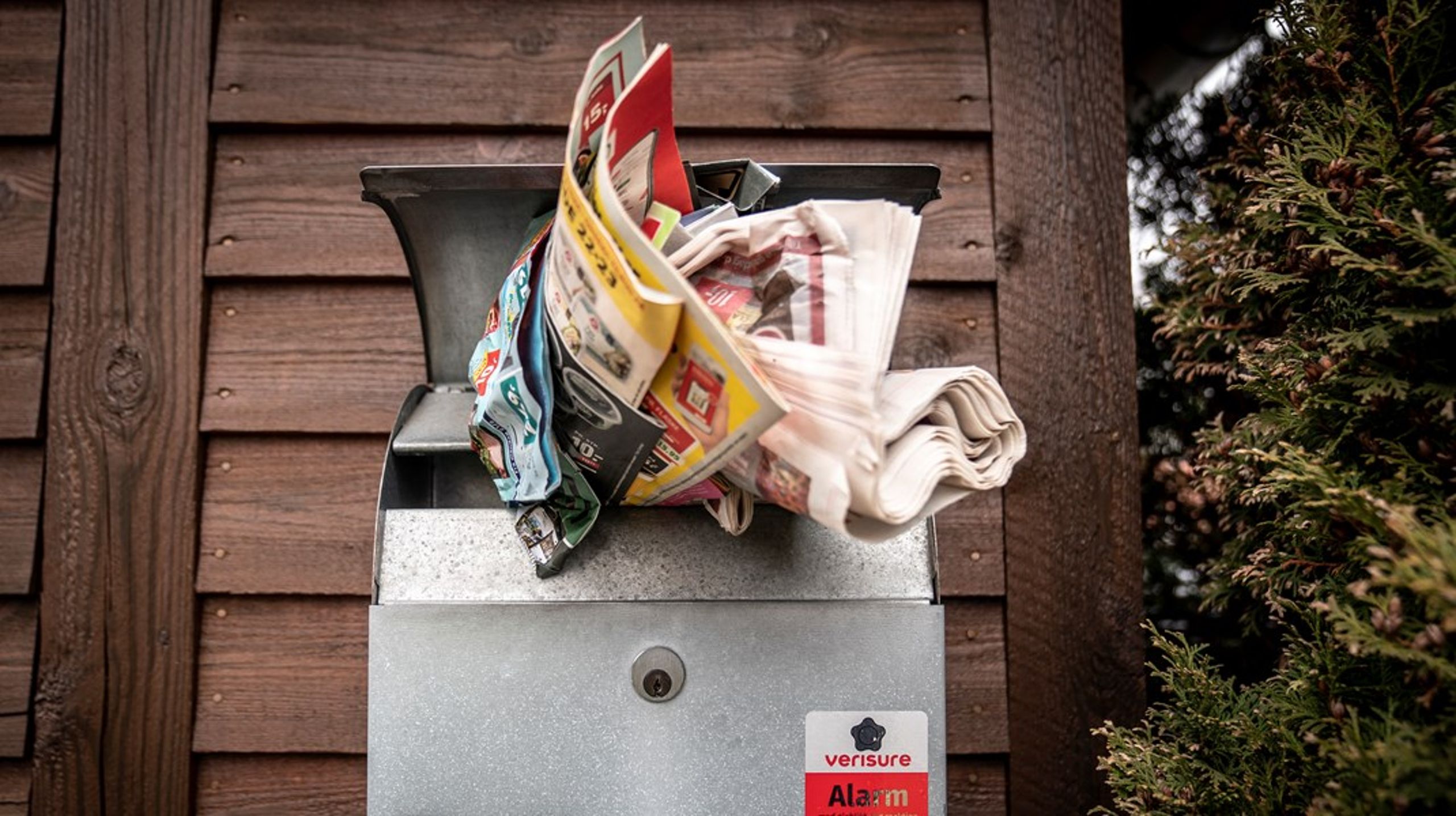Hvilken nytte har en postkasse, når det kun rummer reklameaviser, der også er på retræte, og små pakker?, skriver Kenneth Steinmetz.