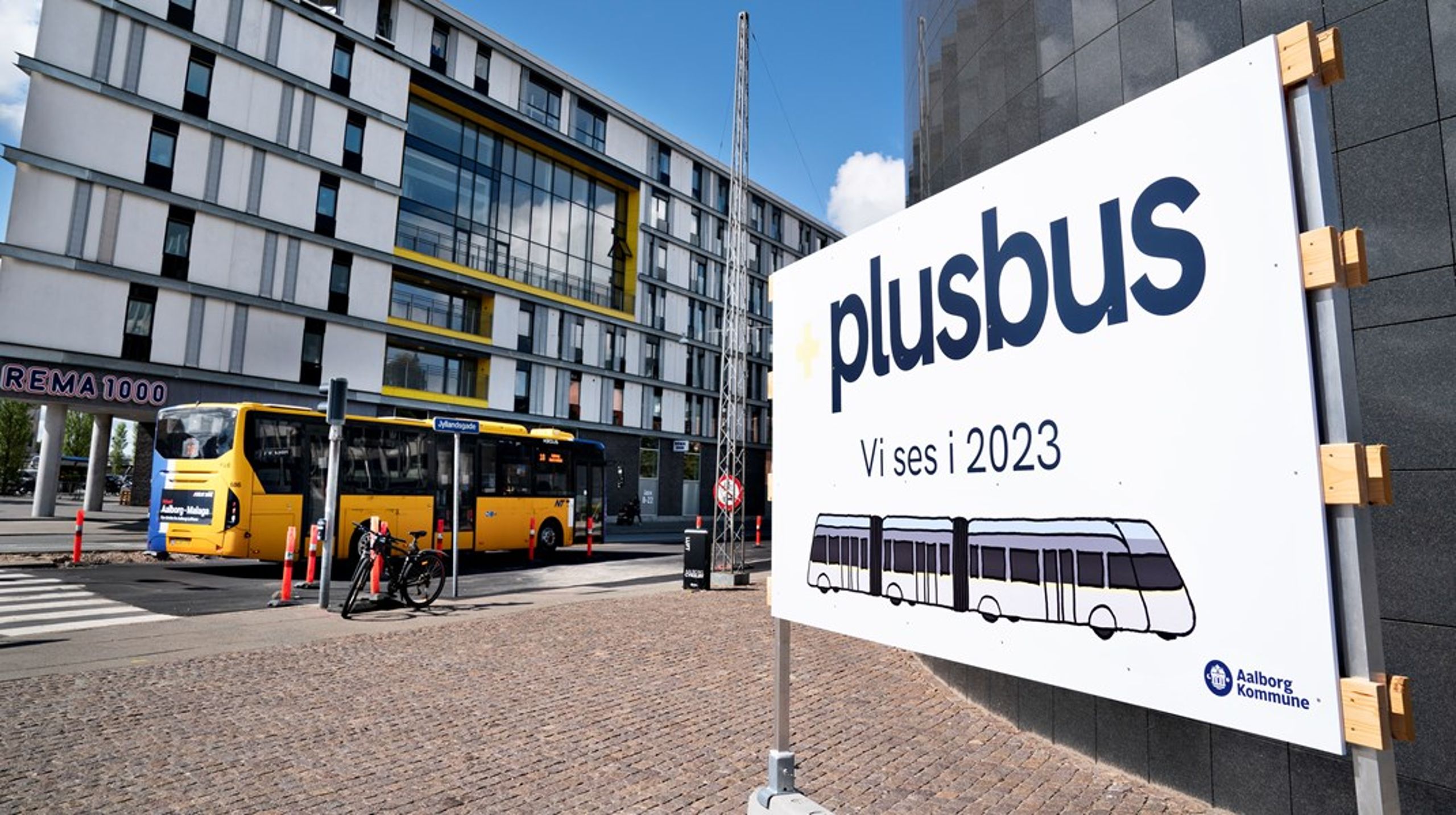 I Danmark åbner den første BRT – Plusbus – i Aalborg næste år, og kommunen er allerede optaget af at udvide med en ny linje,&nbsp;skriver&nbsp;Eskil Thuesen.&nbsp;