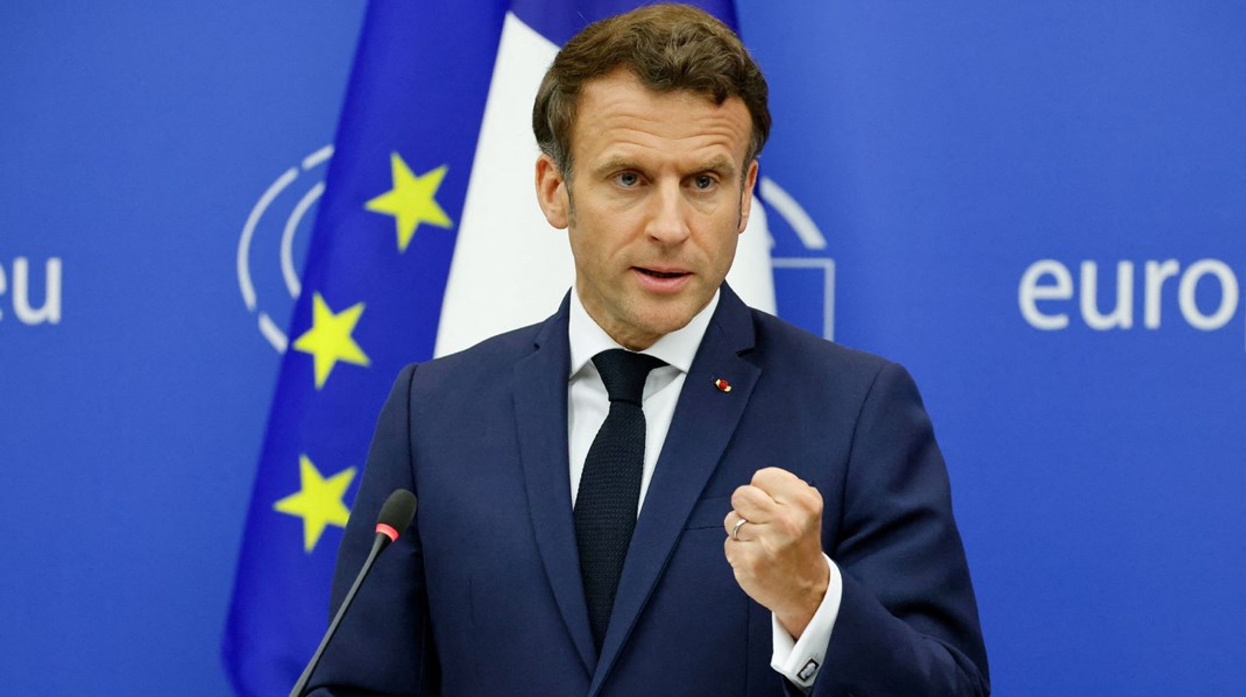 I en tale i Europa-Parlamentet i Strasbourg til afslutningen af Konferencen om Europas Fremtid plæderede Emmanuel Macron for reformer af EU-traktaterne. Det skal være mere effektivt at træffe beslutninger i EU, mener han.