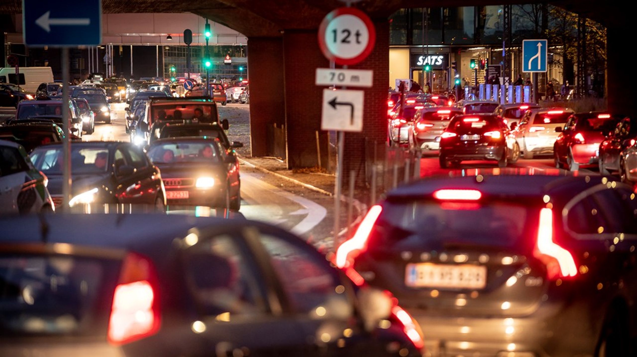 Naturligvis skal vi ikke bare jage bilerne ud af byerne, men Konservative kan ikke siges at have en nuanceret parkeringspolitik, der rimer på grønne klimaambitioner, skriver Christopher Røhl (R).