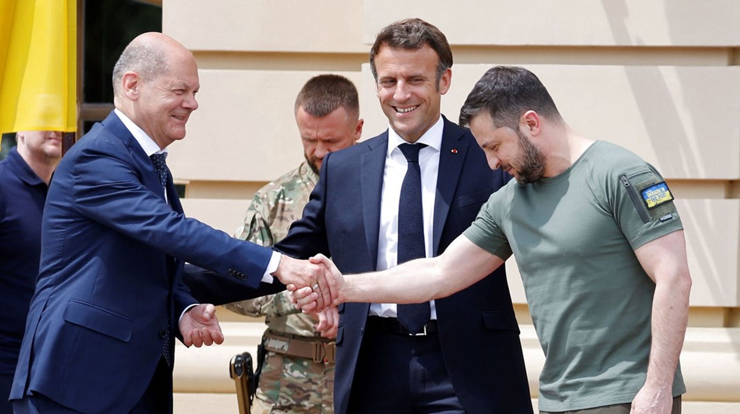 Det blev først tydeligt, at Ukraines kandidatstatus var inde for rækkevidde, da den franske præsident og den tyske kansler i sidste uge tog til Kyiv.