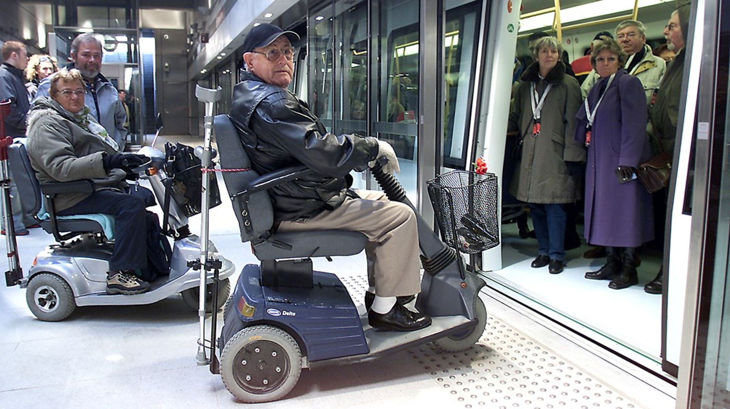 Digitaliseringen af den kollektive transport kan få alvorlig indflydelse på livskvaliteten og føre til øget ensomhed, især blandt ældre borgere og borgere med handicap, mener tre organisationer.
