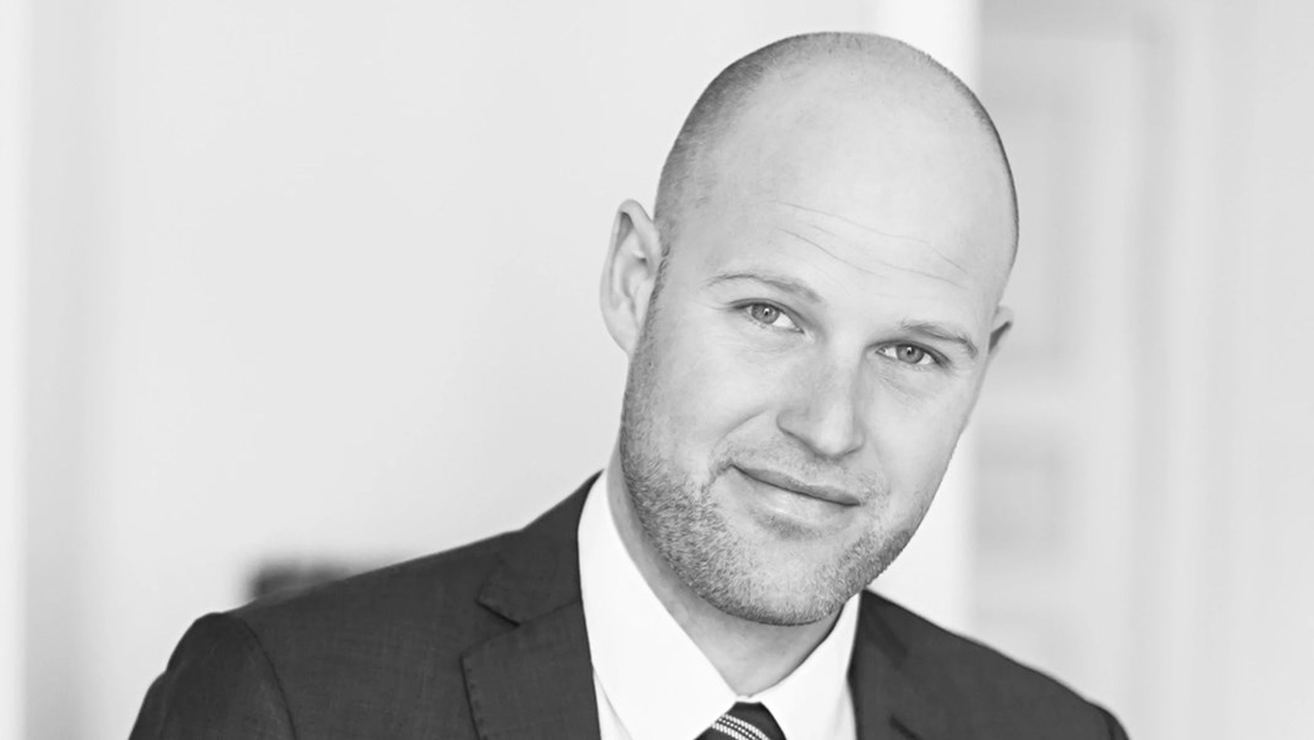 Jonas Juul Bisserup Bechfeldt stopper som administrerende direktør for konsulentbureauet Rud Pedersen.