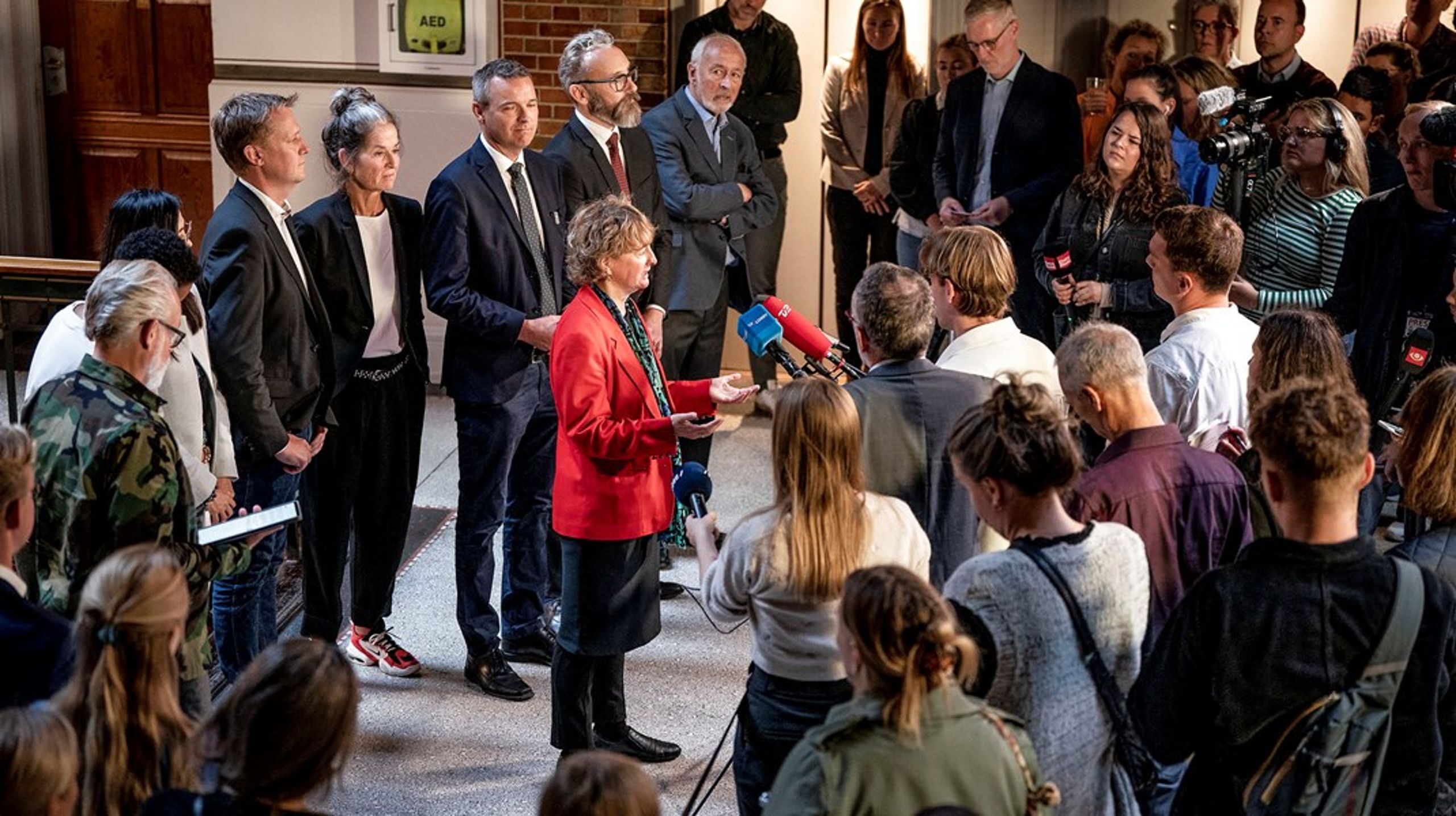 Fredag indgik EL og Radikale budgetforlig med de borgerlige partier på Københavns rådhus uden om S og SF.