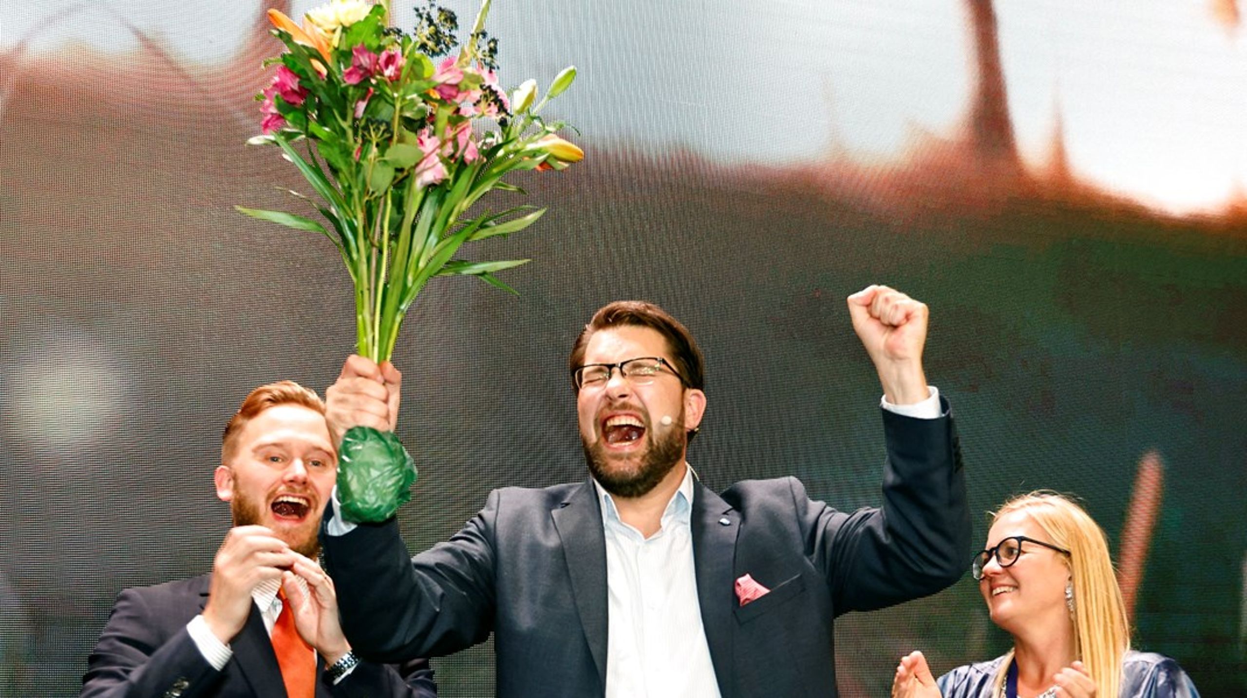 Jimmie Åkesson og Sverigedemokraterne er stormet frem ved søndagens svenske valg og står nu til at blive landets næststørste parti med 20,7 procent af stemmerne.