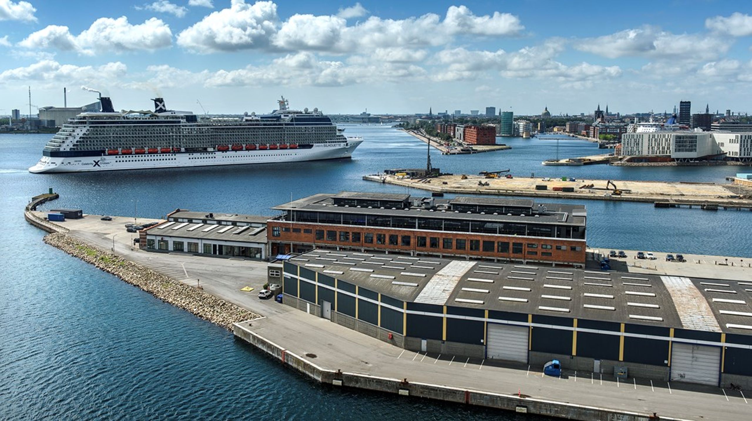 Der skal ske et temposkifte i investeringer i&nbsp; danske havne, hvis vi skal i mål med den grønne omstilling, skriver Carsten Aa og Tine Kirk Pedersen.