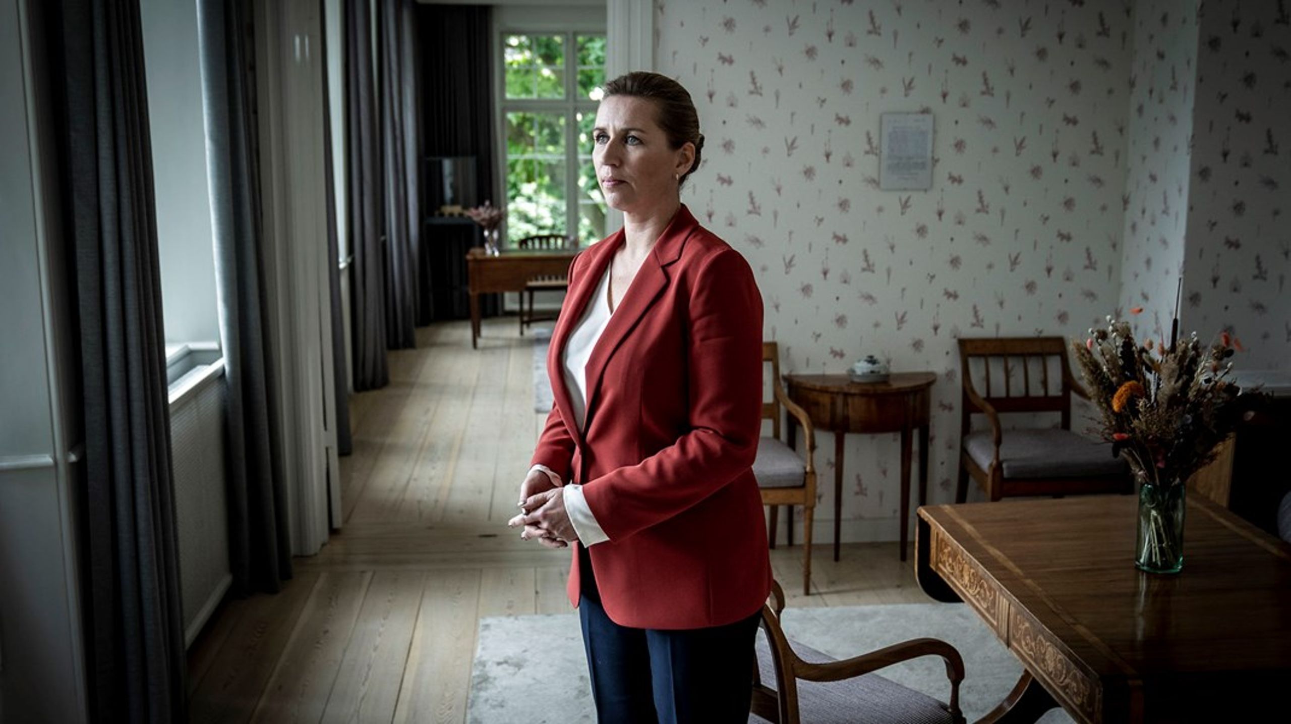 Statsminister Mette Frederiksen (S) kan leve med et image som magtfuldkommen, hvis vælgerne også ser hende som kompetent.