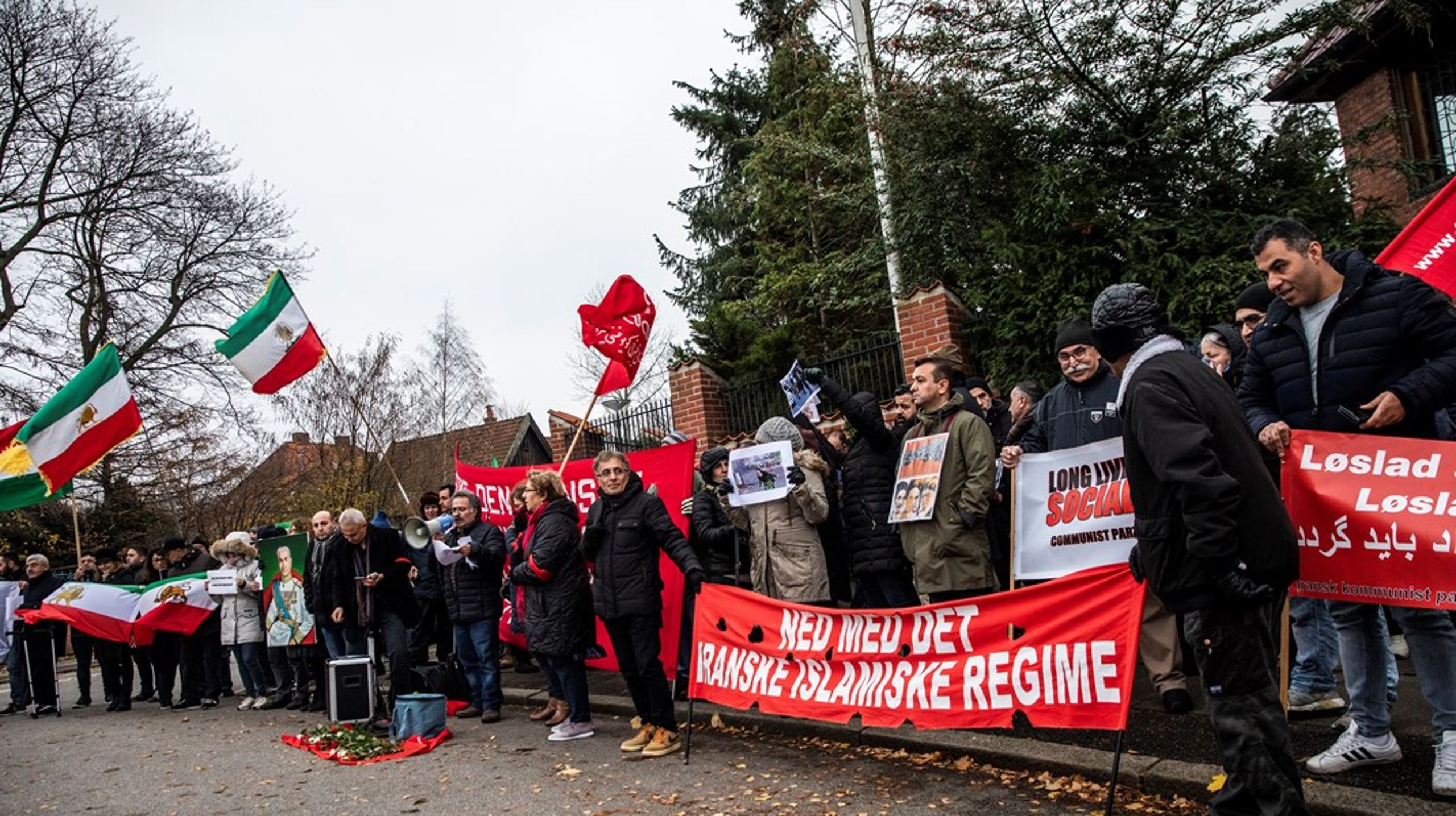 Demonstration mod det iranske præstestyre foran den iranske ambassade i København i 2019.<br>