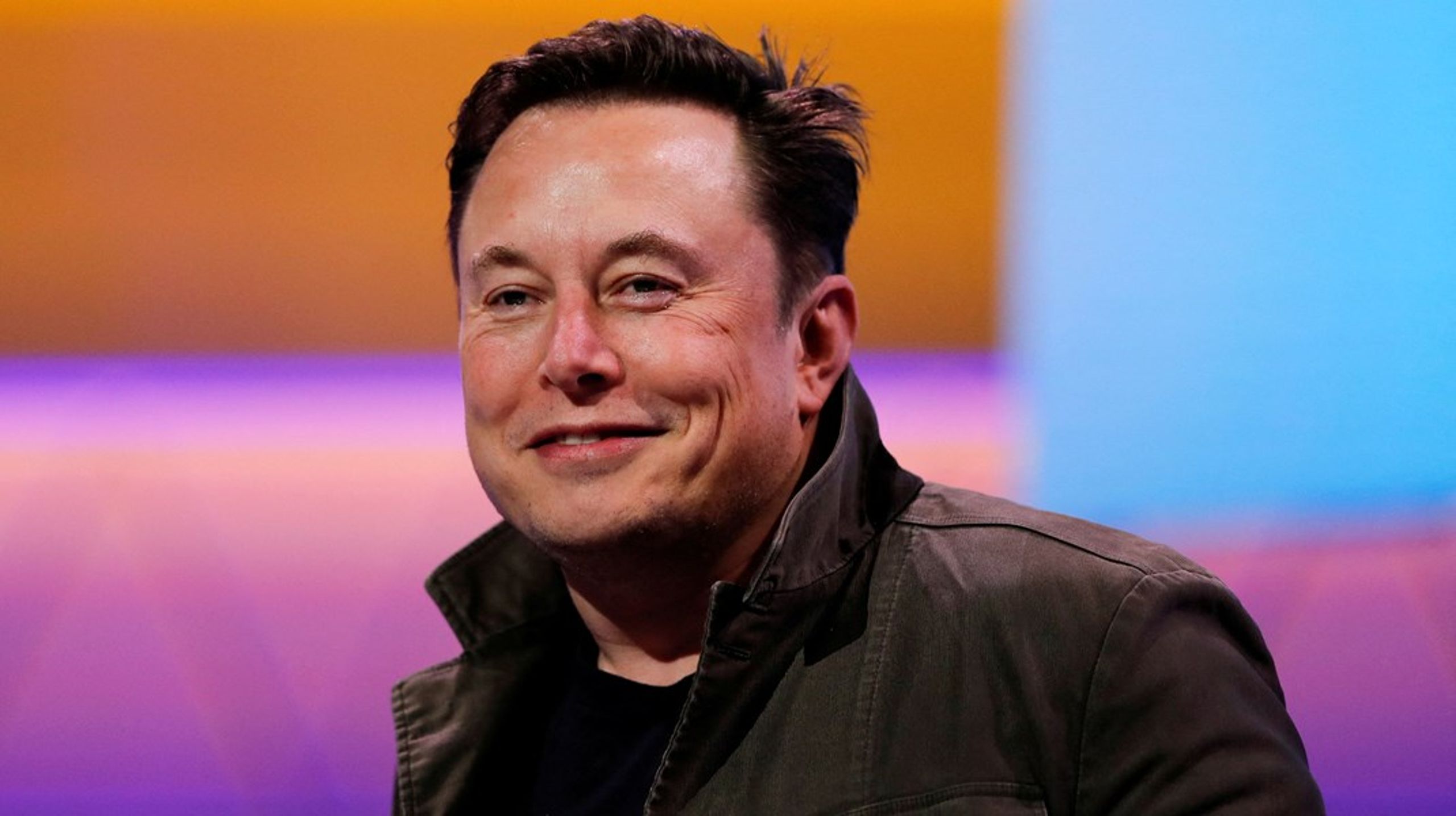 Teslaejeren og rigmanden Elon Musk købte i foråret det sociale medie Twitter. Han har netop foretaget massefyringer, der nær ved halverer medarbejderstaben.