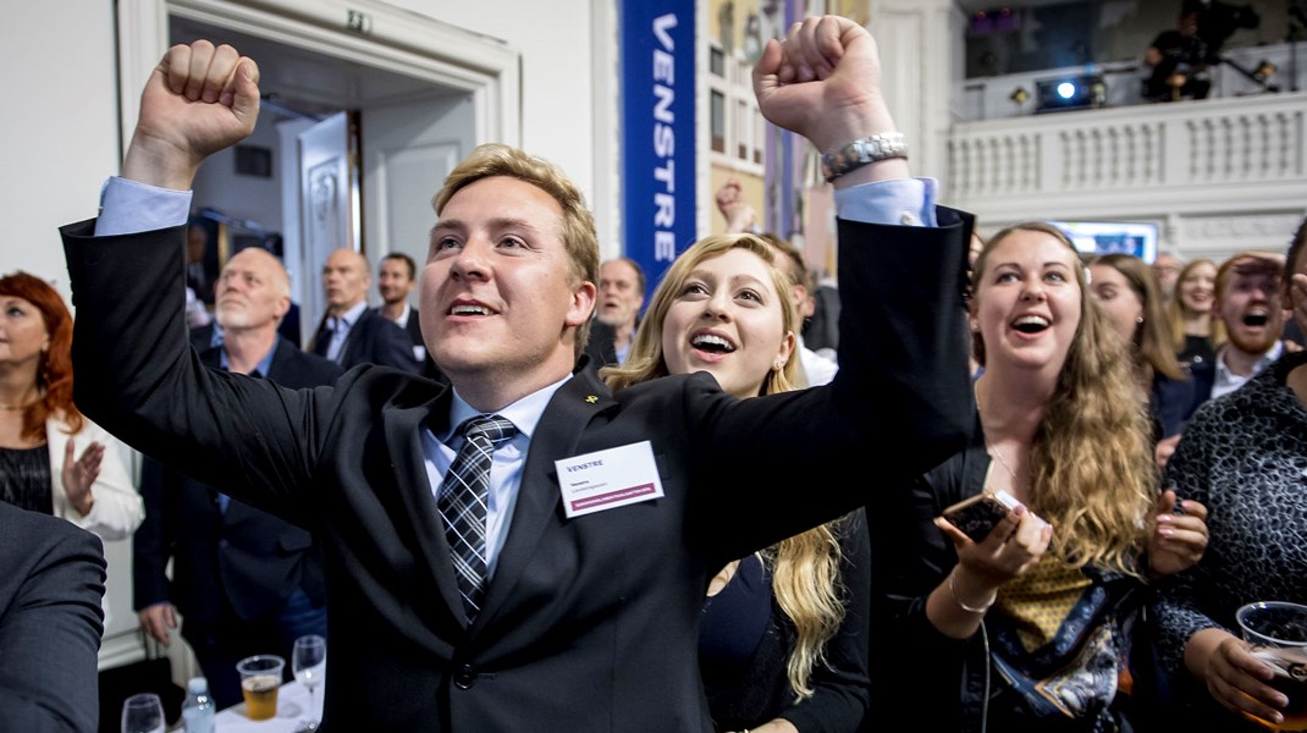 Bergur Løkke Rasmussen jubler under Venstres valgfest ved europaparlamentsvalget i 2019. Han blev dog ikke valgt ind dengang, men nu er han på vej til EU for at afløse Søren Gade, som vender hjem til Folketinget.
