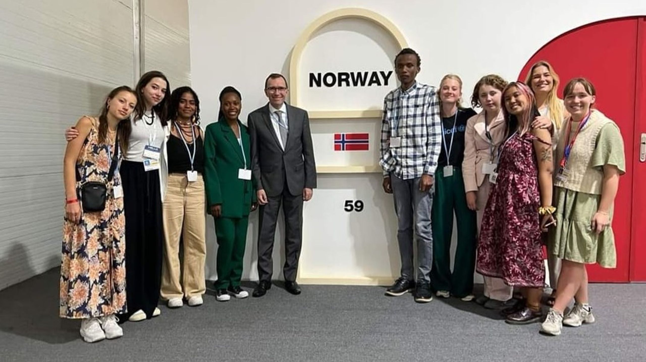 Den norske klimaminister, Espen Barth Eide, mødtes med en gruppe aktivister - heriblandt danske Selma de Montgomery til COP'en.&nbsp;