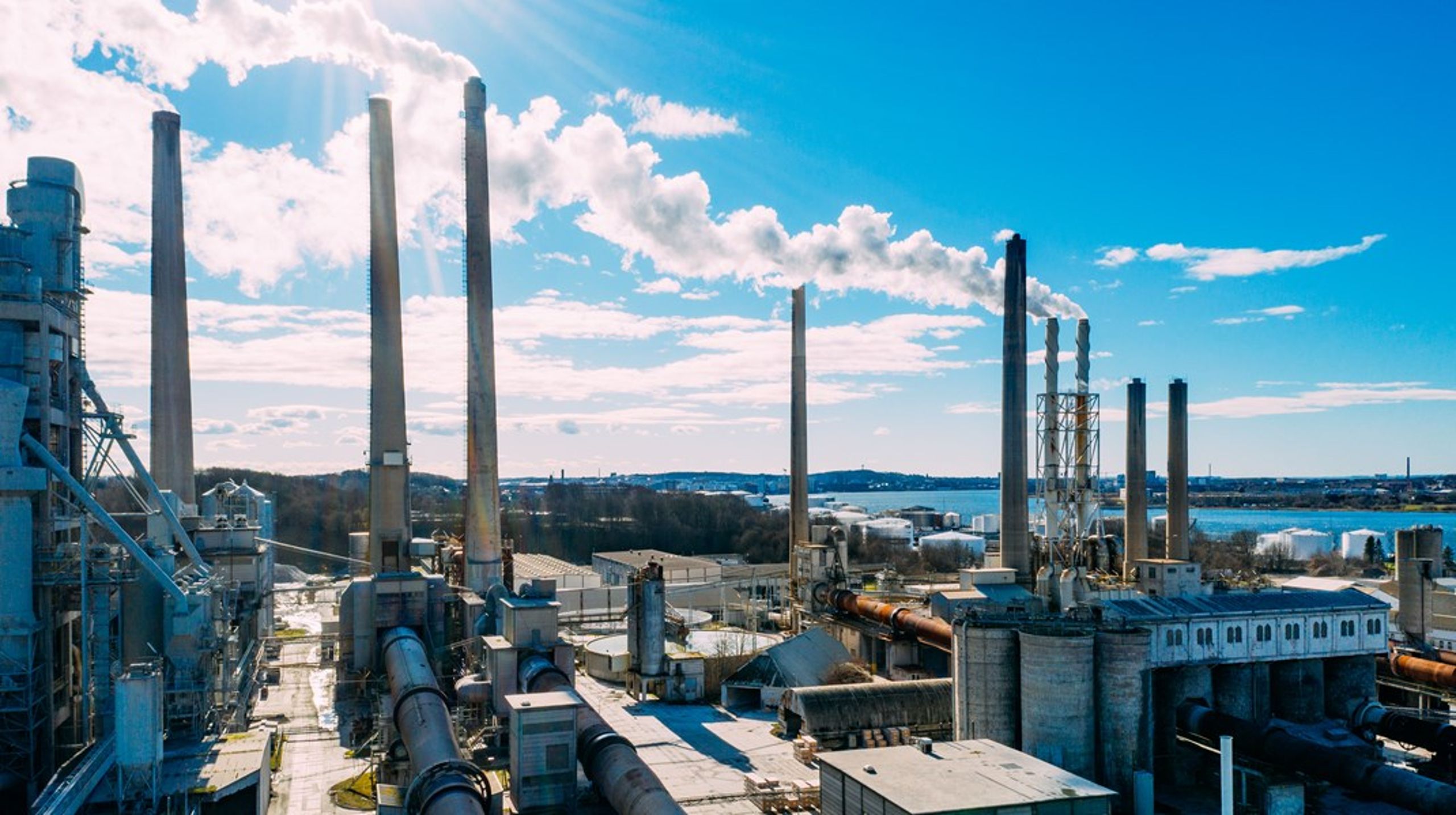 I 2021 havde Aalborg Portland&nbsp;en udledning på omkring 2,2 millioner ton&nbsp;CO2, hvilket gør virksomheden til Danmarks største CO2-udleder.&nbsp;