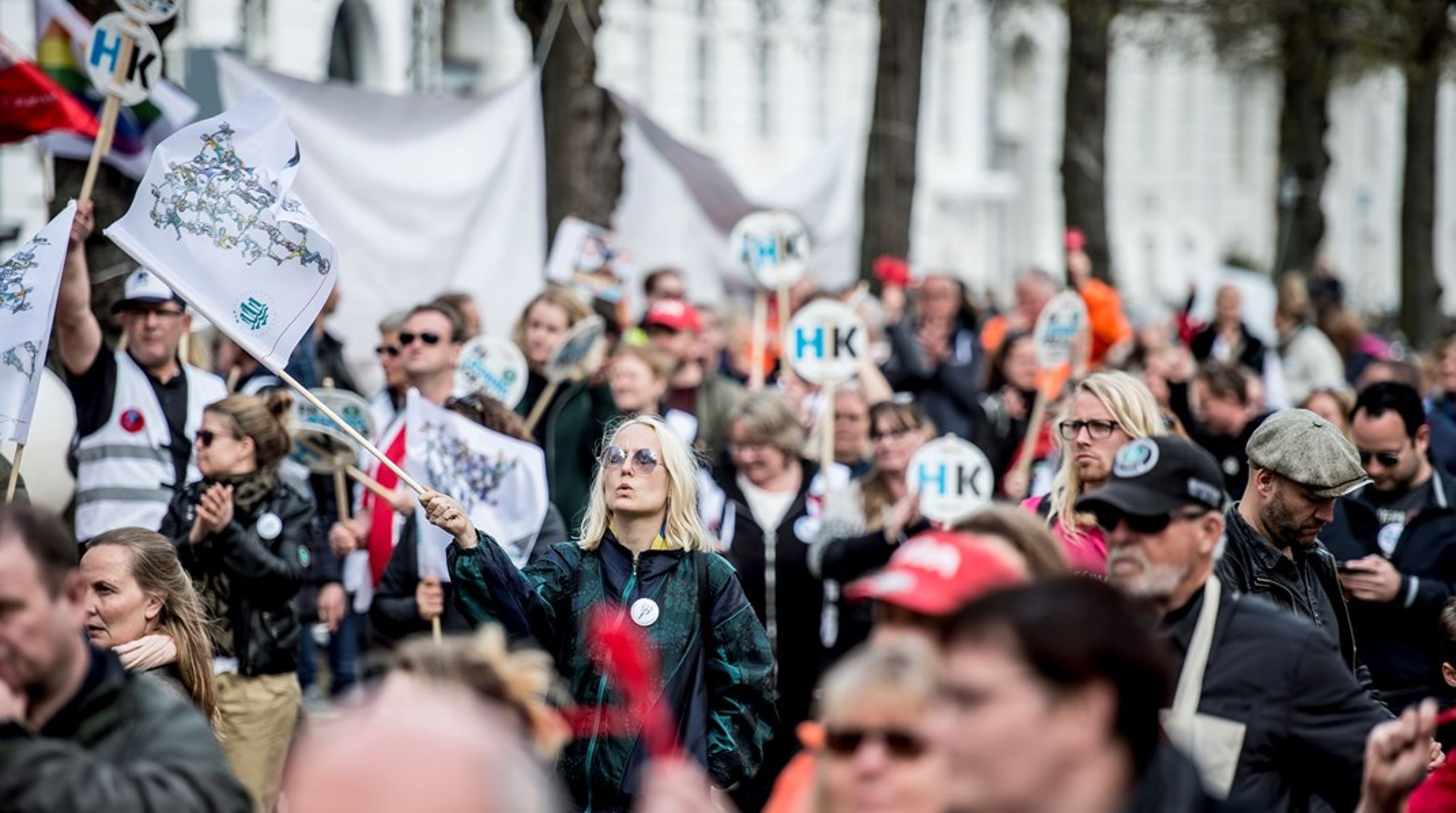Kampen om de offentligt ansattes overenskomster var i 2018 tæt på at sende Danmark ud i en storkonflikt. Tusindvis gik på gaderne for at demonstrere for blandt andet højere løn.&nbsp;