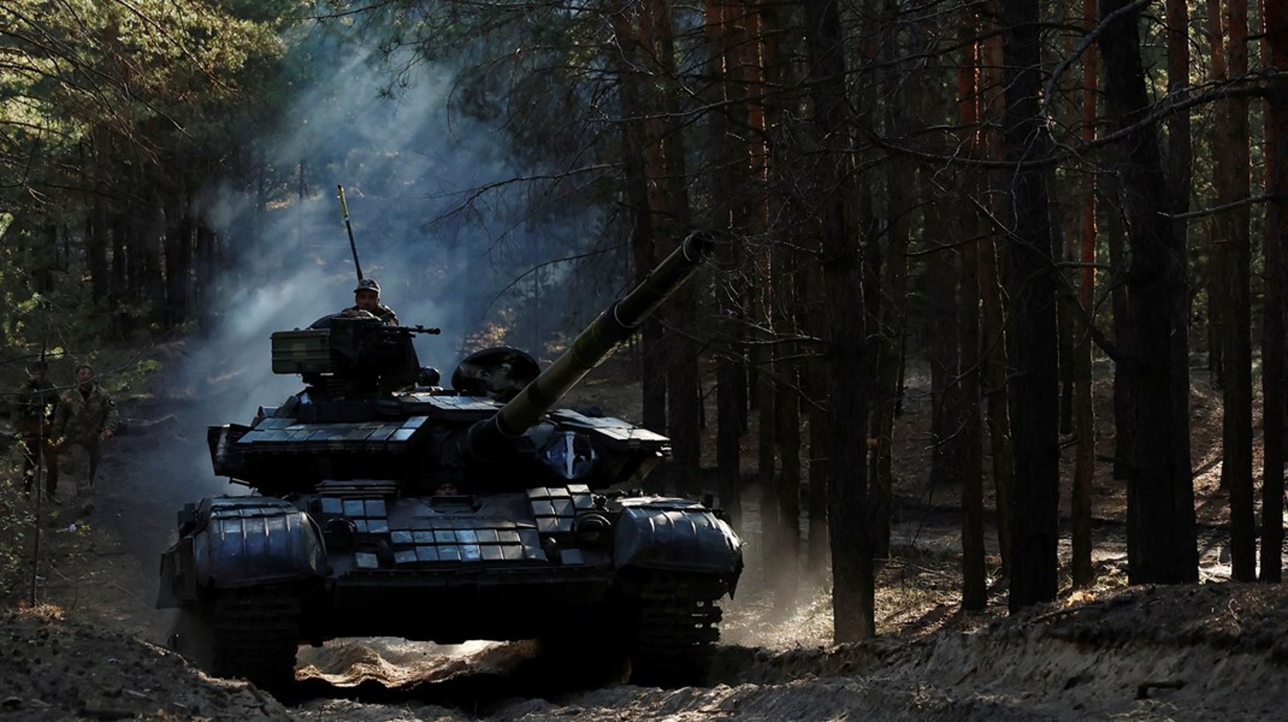 <div>Ukraines forsvar er i høj 
grad baseret på russisk militærteknologi. Det må vi ændre, for udstyret er nedslidt, og uden Rusland kan det ikke vedligeholdes på lang sigt, skriver Jens Wenzel Kristoffersen.</div>