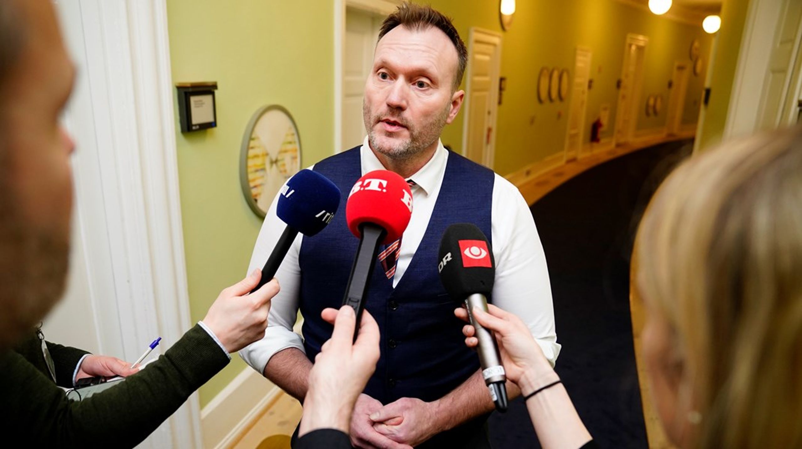 Lars Boje Mathisen spillede tirsdag sig selv på banen som det hidtil eneste bud på en ny formand for Nye Borgerlige.