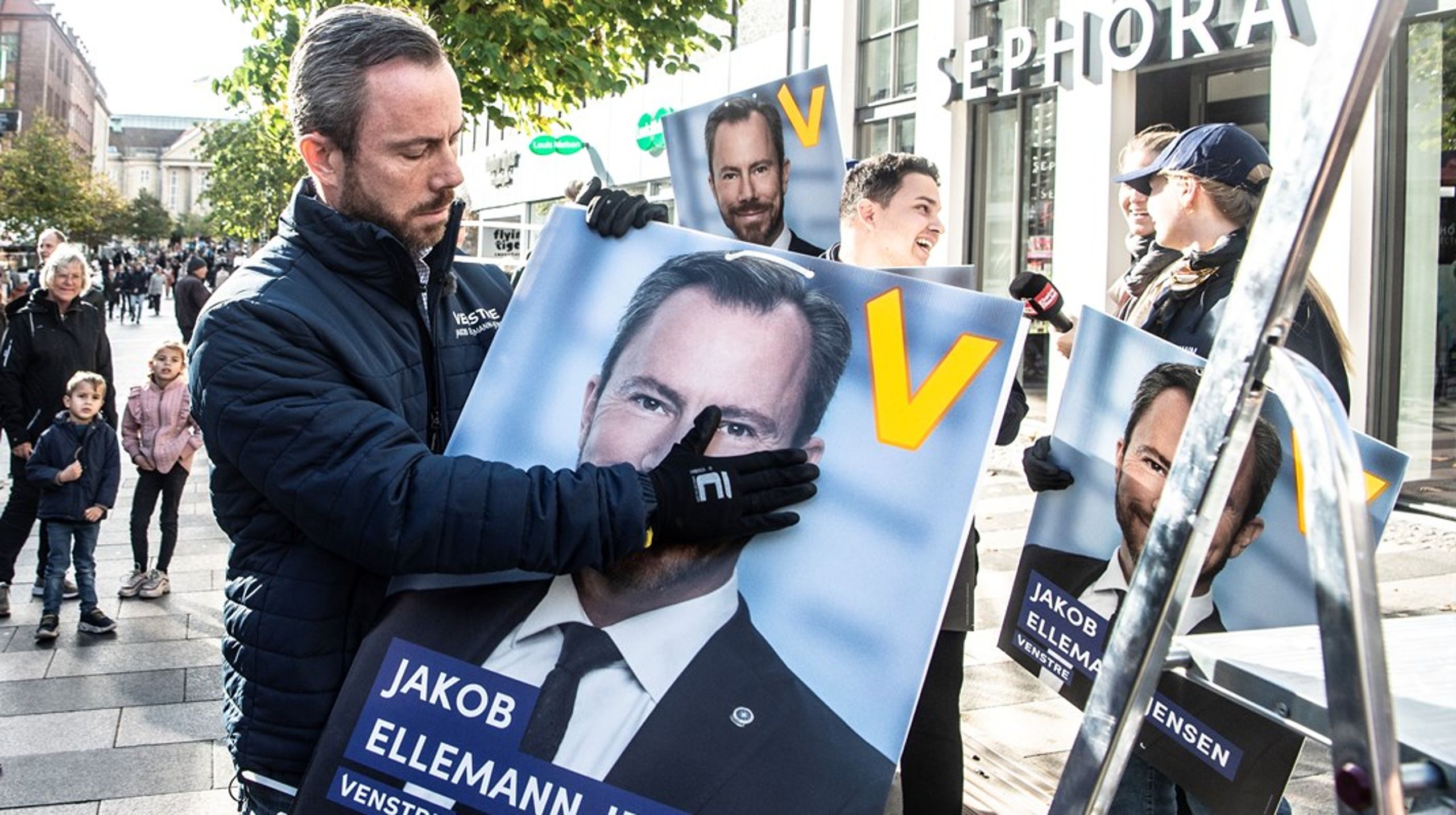 Selvom Jakob Ellemann-Jensen fik omtrent 1.500 flere stemmer i 2022 end i 2019, hvor han ikke var partiformand, så dækker den beskedne fremgang over et markant vælgertab for Venstre.