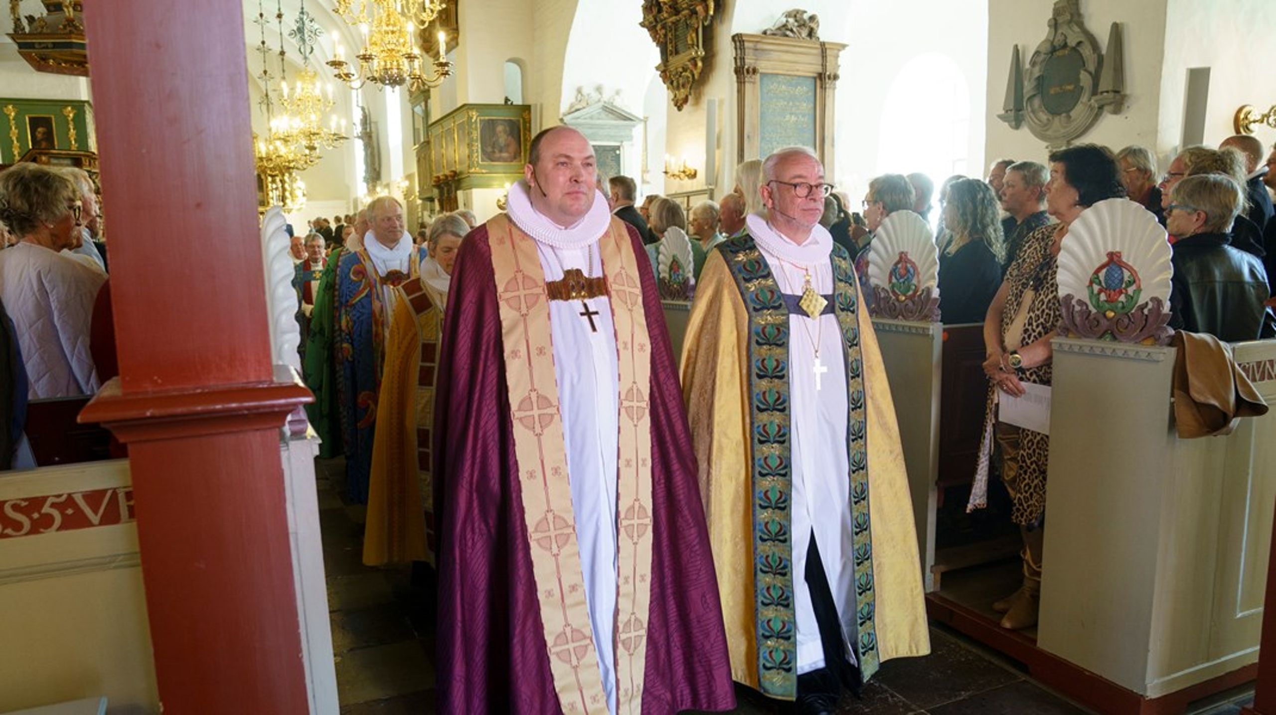 Thomas Reinholdt Rasmussen (tv.) og Peter Skov-Jakobsen (th.) er to af de biskopper, der er uforstående over for kirkeministerens kritik. Arkivfoto.