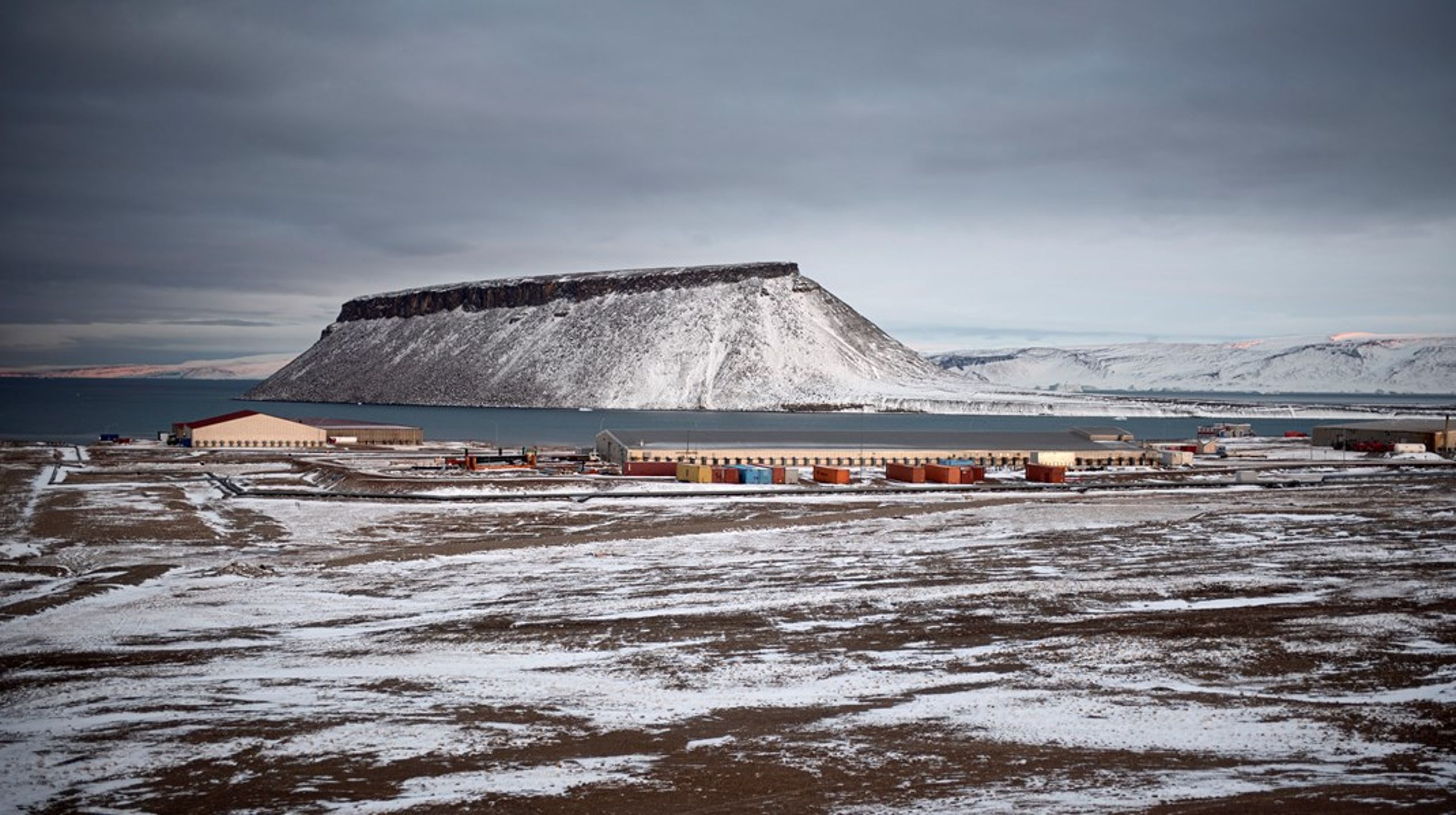 Det ser ud til, at det bliver vanskeligere at holde verdens konflikter ude af det arktiske samarbejde,&nbsp;skriver&nbsp;Rasmus Leander Nielsen og Jeppe Strandsbjerg.